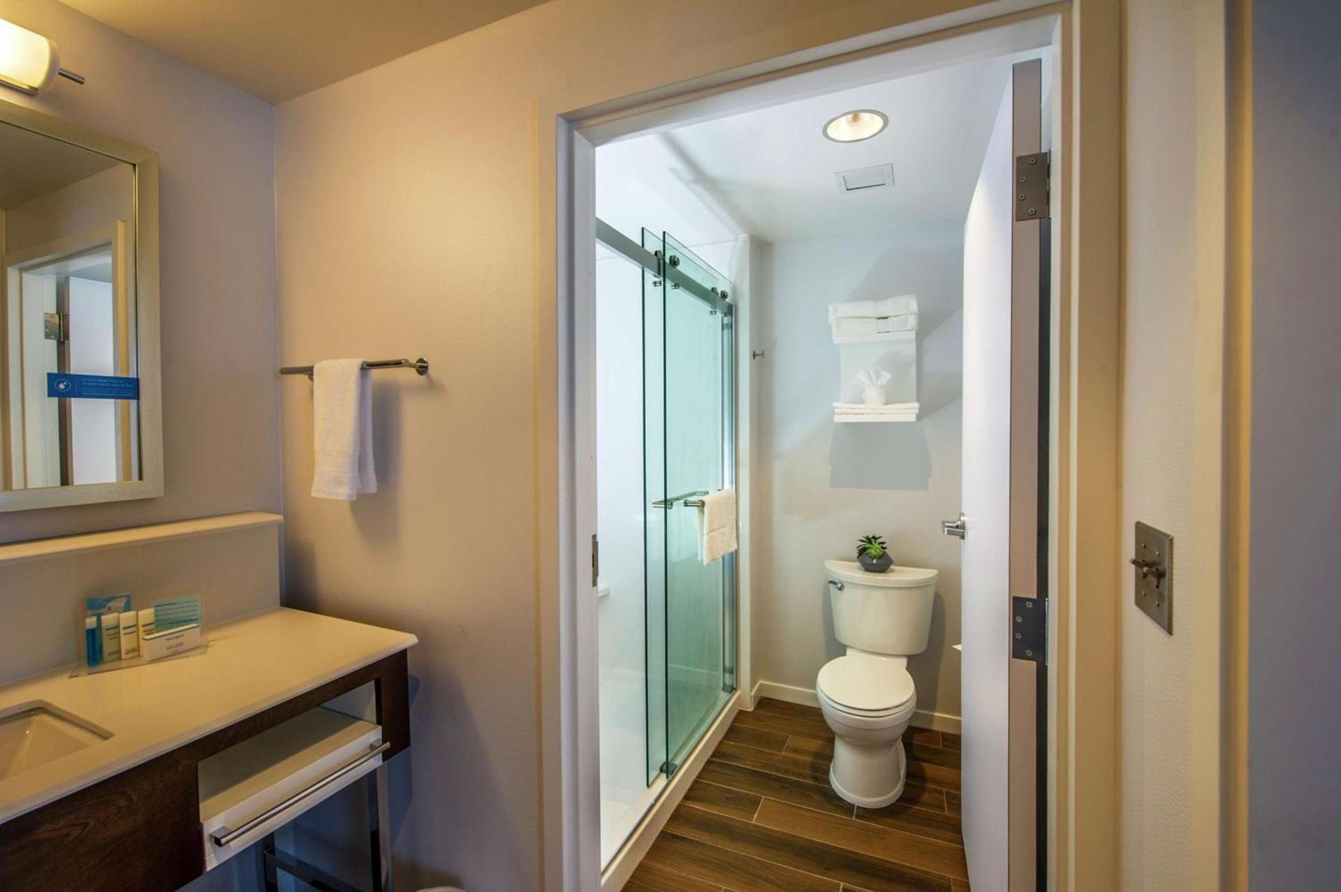 Hampton Inn & Suites/Foxborough/Mansfield photo 29