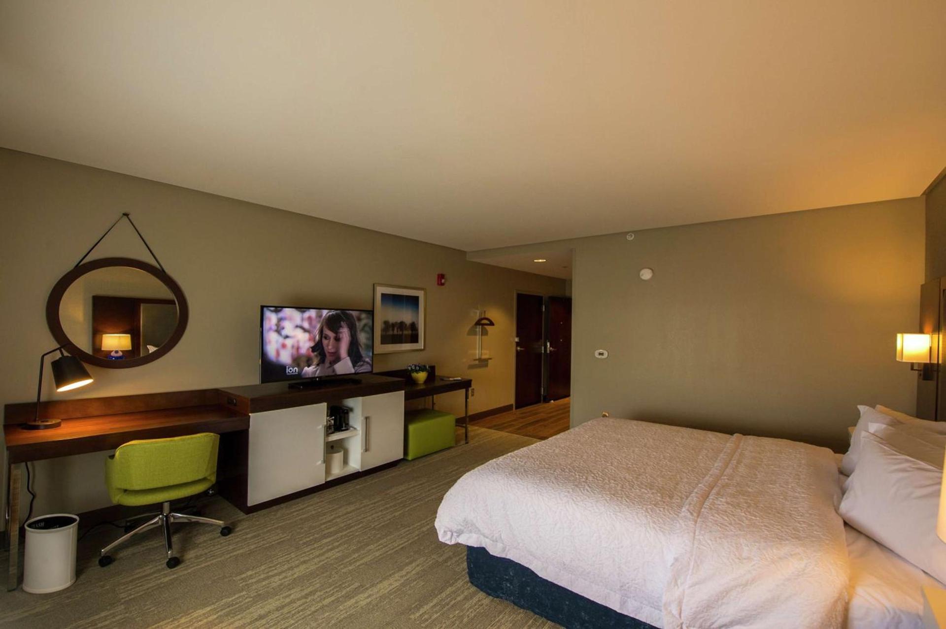 Hampton Inn & Suites/Foxborough/Mansfield photo 36