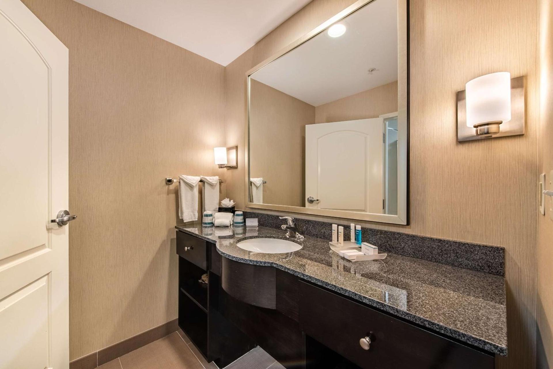 Homewood Suites by Hilton Oxnard/Camarillo photo 50