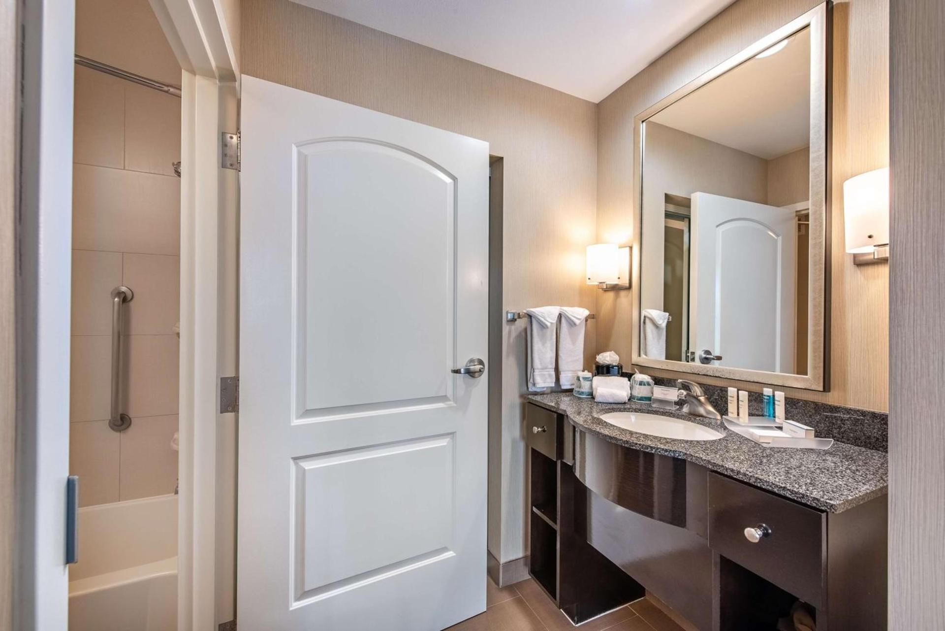 Homewood Suites by Hilton Oxnard/Camarillo photo 62