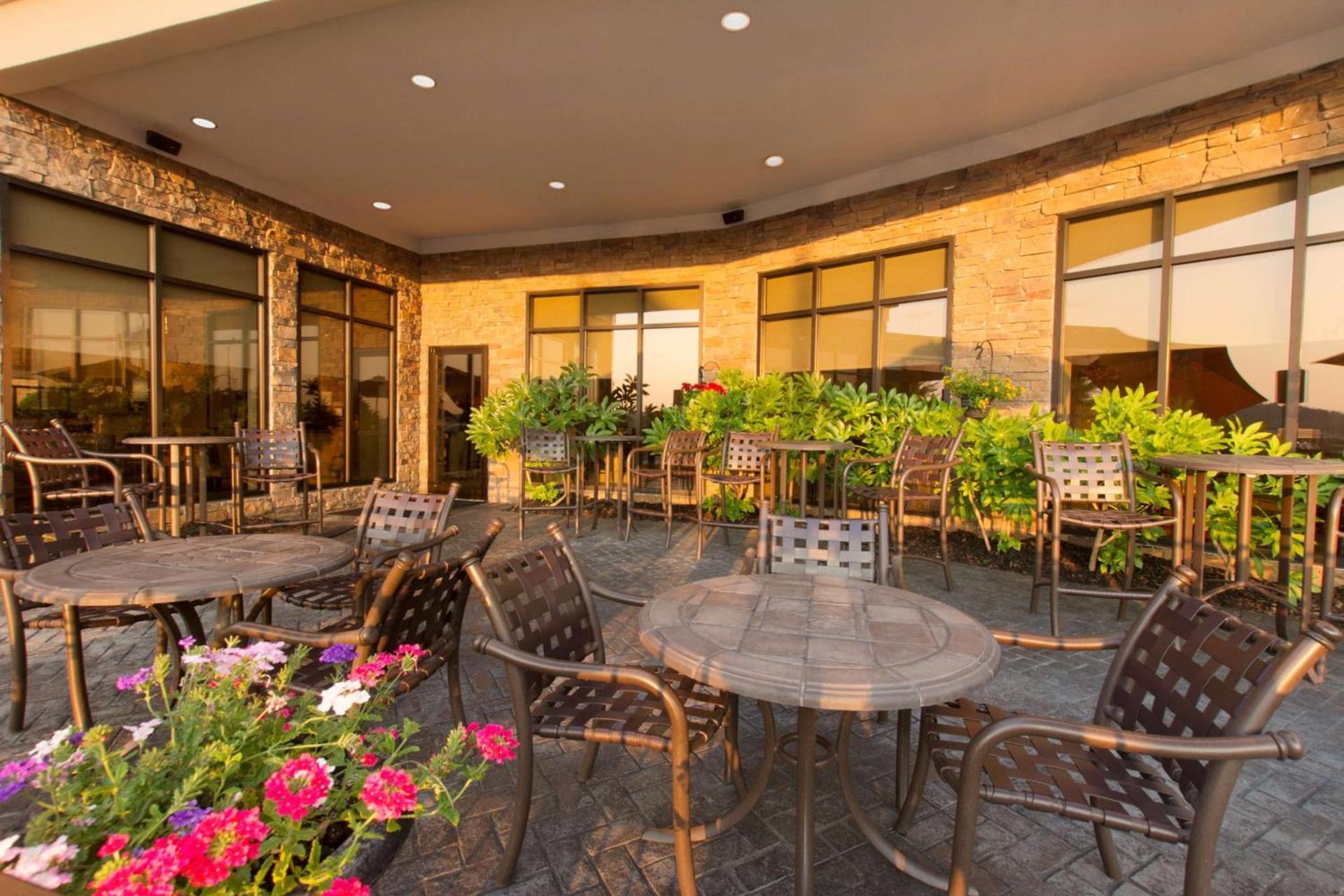 Hilton Garden Inn Cartersville photo 2