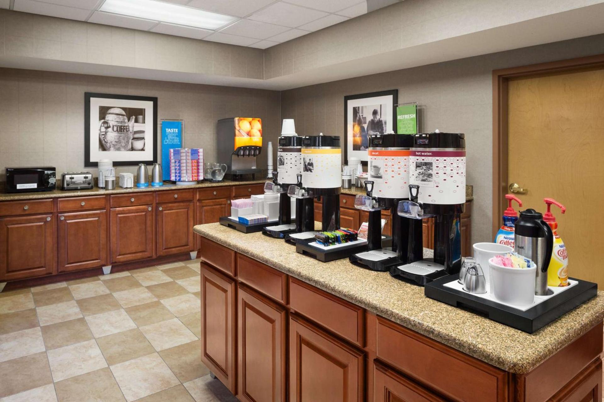Hampton Inn & Suites Detroit Sterling Heights photo 12