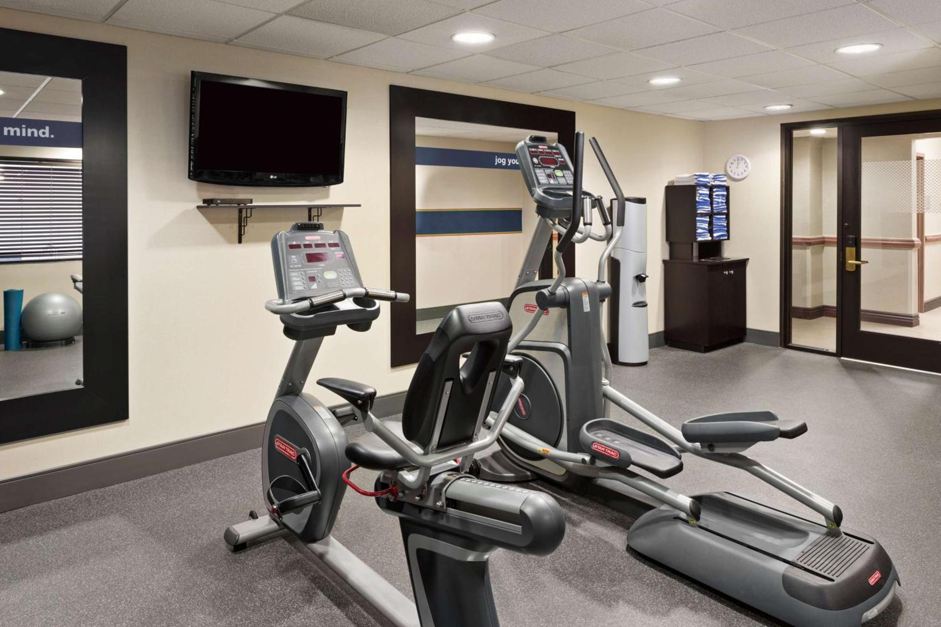 Hampton Inn & Suites Detroit Sterling Heights photo 14