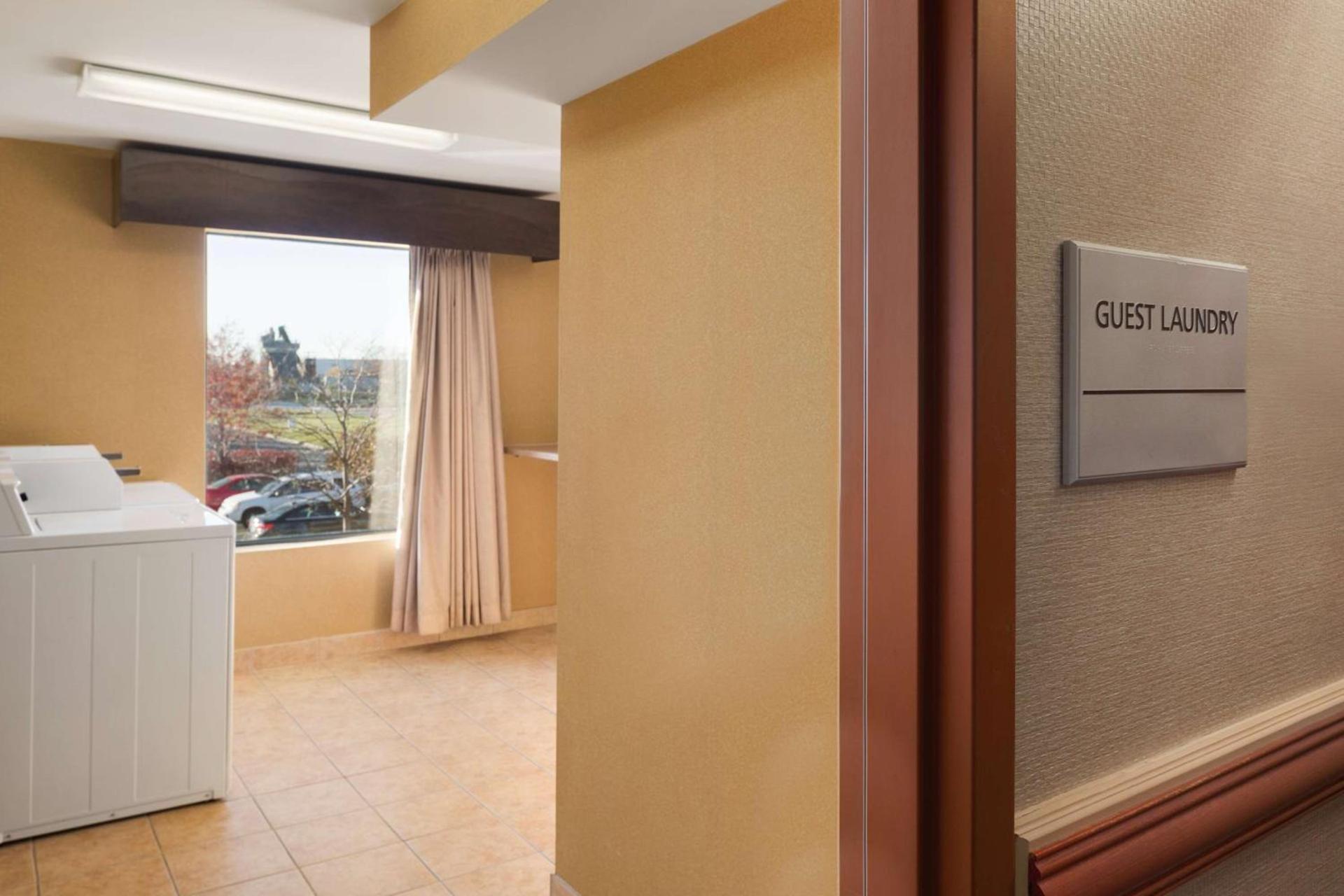 Hampton Inn & Suites Detroit Sterling Heights photo 26