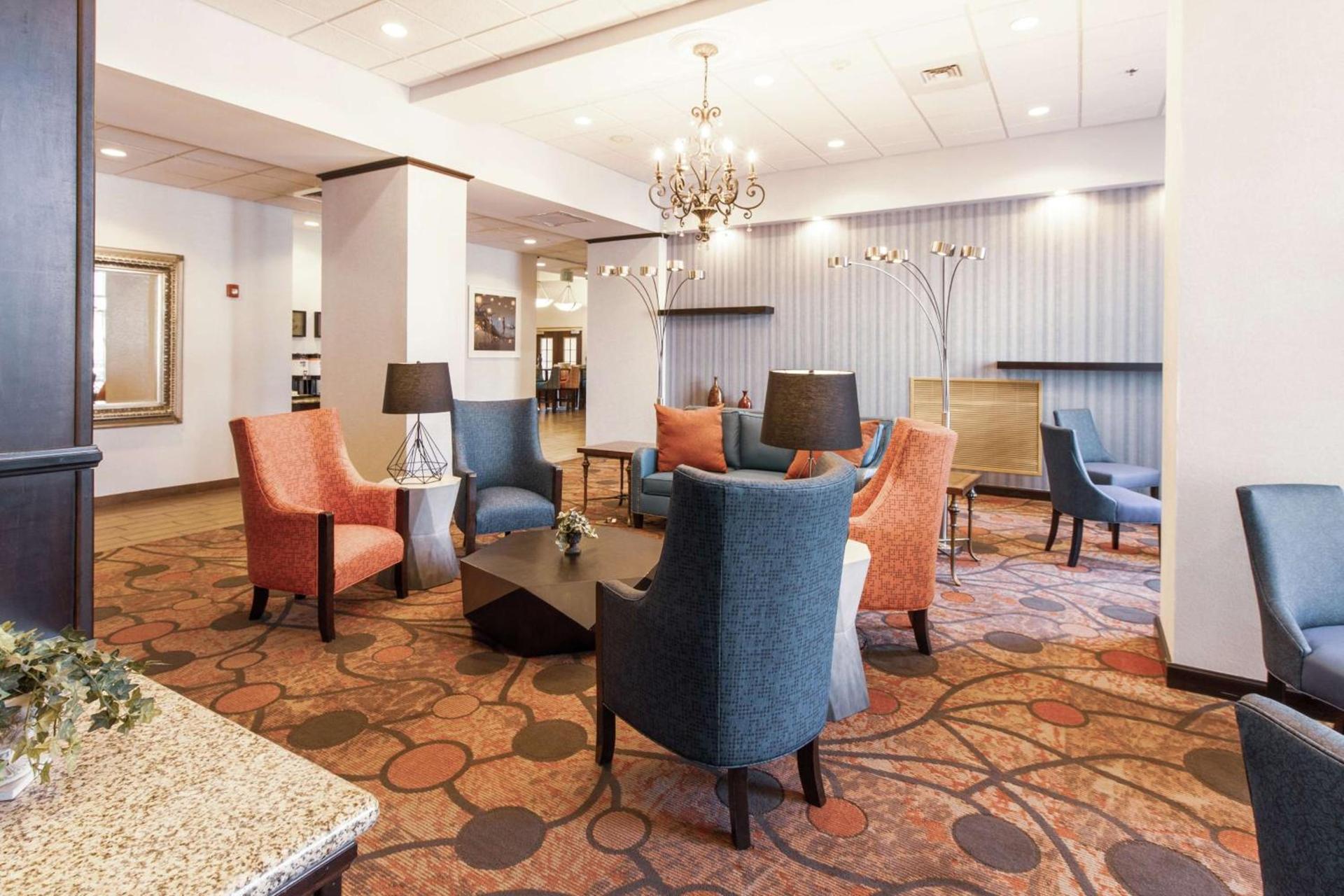 Hampton Inn & Suites Huntsville Hampton Cove photo 7