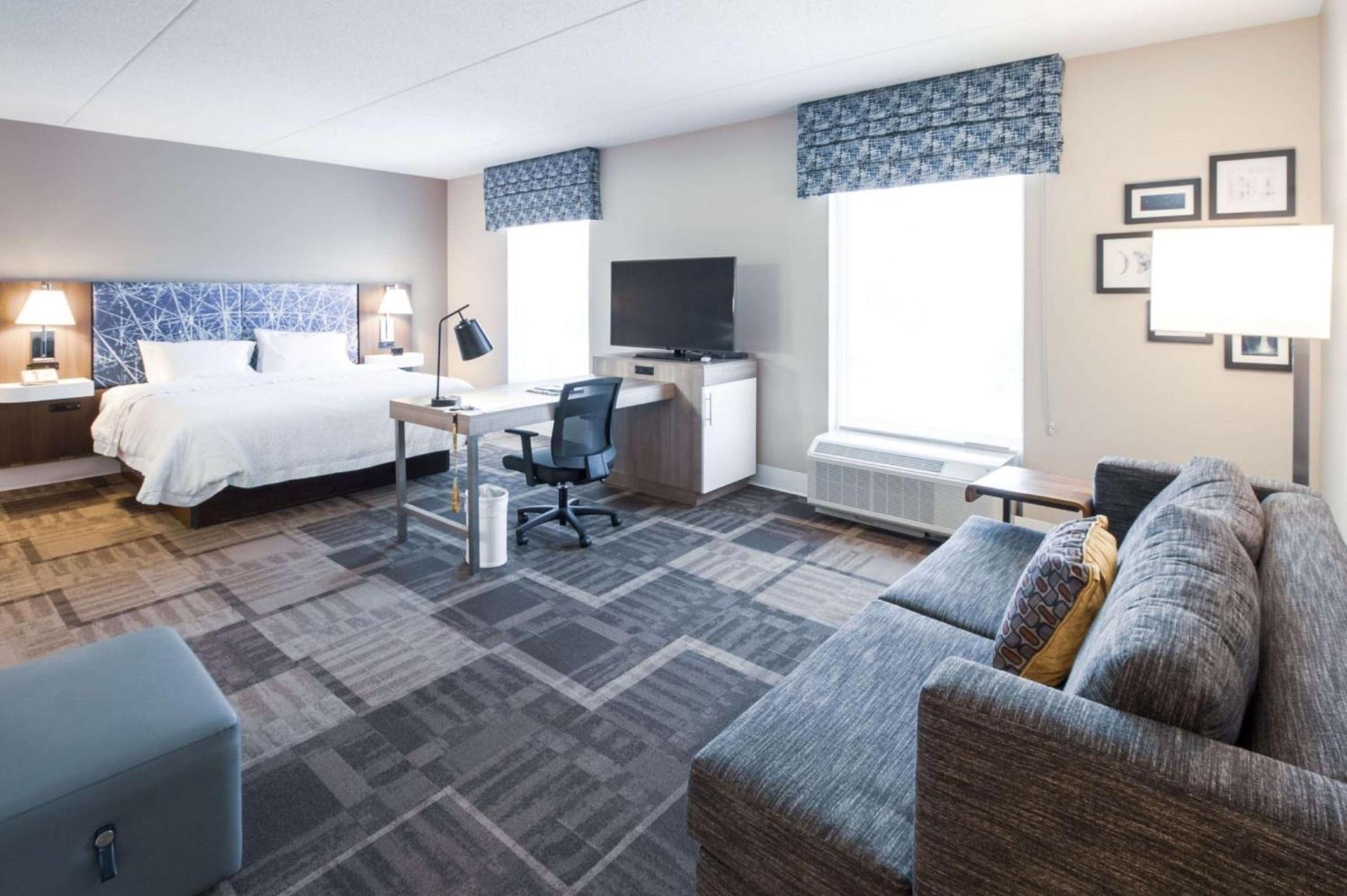 Hampton Inn & Suites Huntsville Hampton Cove photo 21