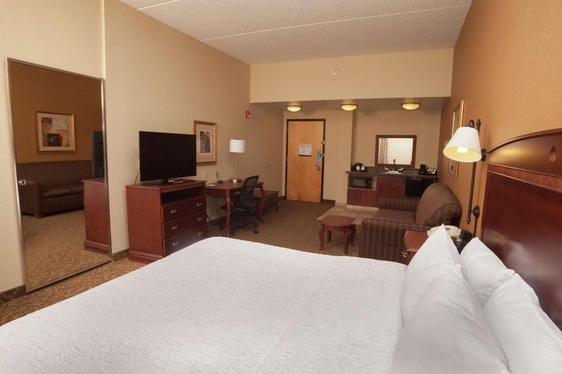 Hampton Inn Oneonta photo 12