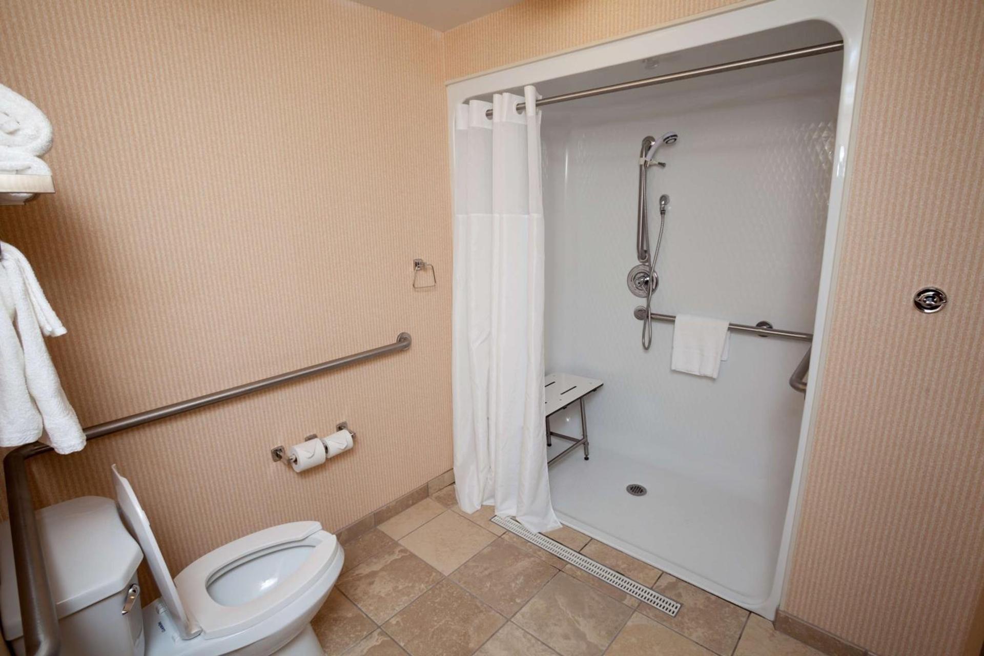 Hampton Inn Oneonta photo 23