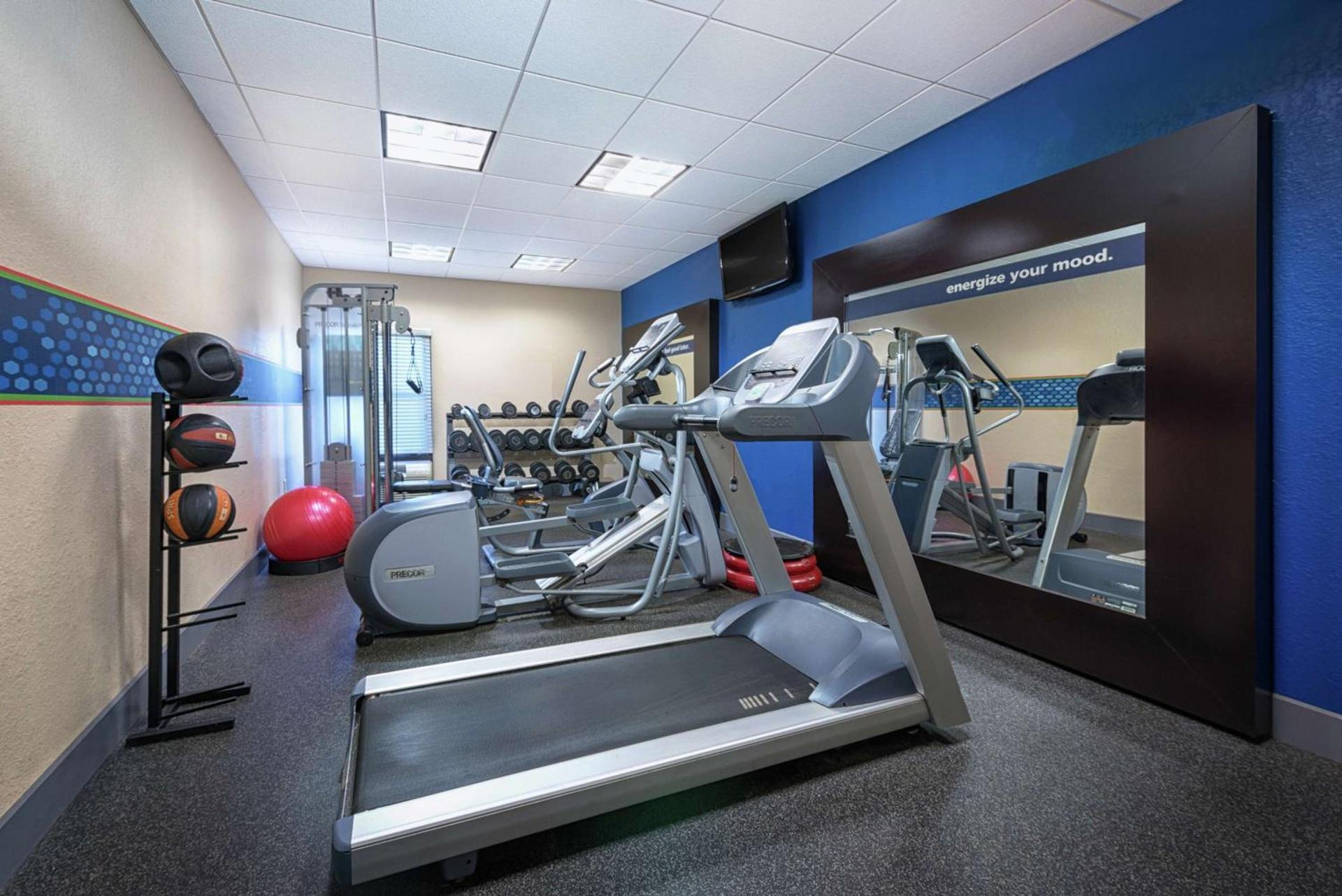 Hampton Inn Tuscaloosa-University photo 17