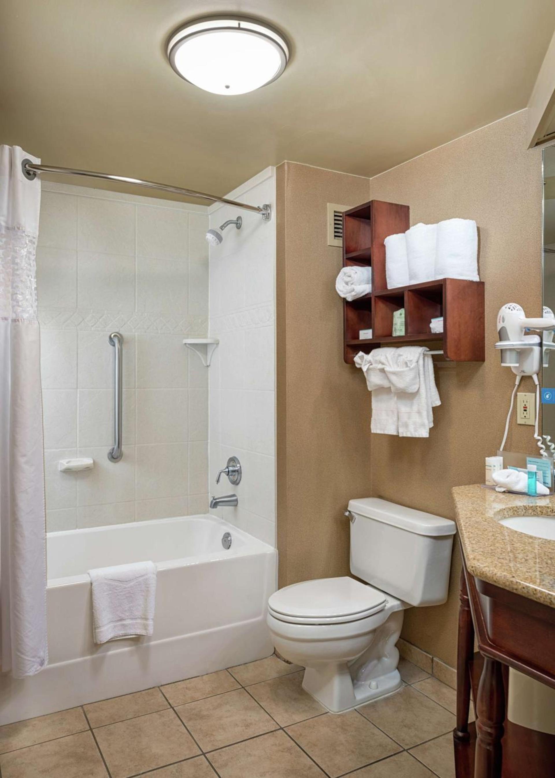 Hampton Inn Tuscaloosa-University photo 20