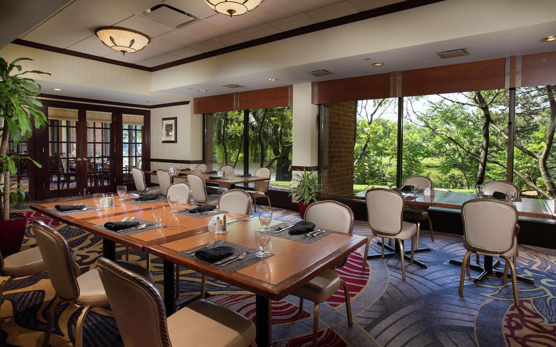 DoubleTree by Hilton Lisle Naperville photo 6