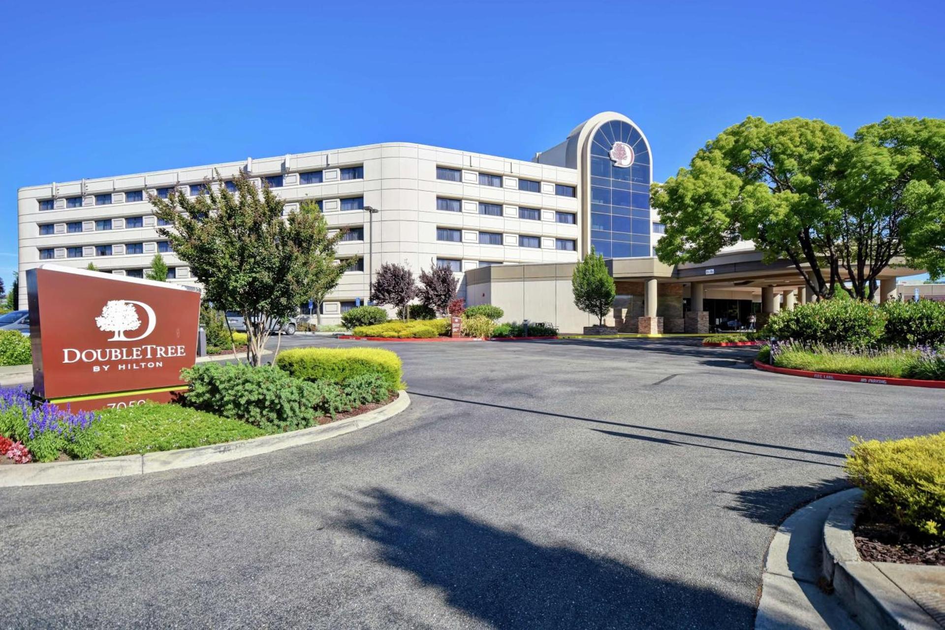 DoubleTree by Hilton Pleasanton at The Club photo 5