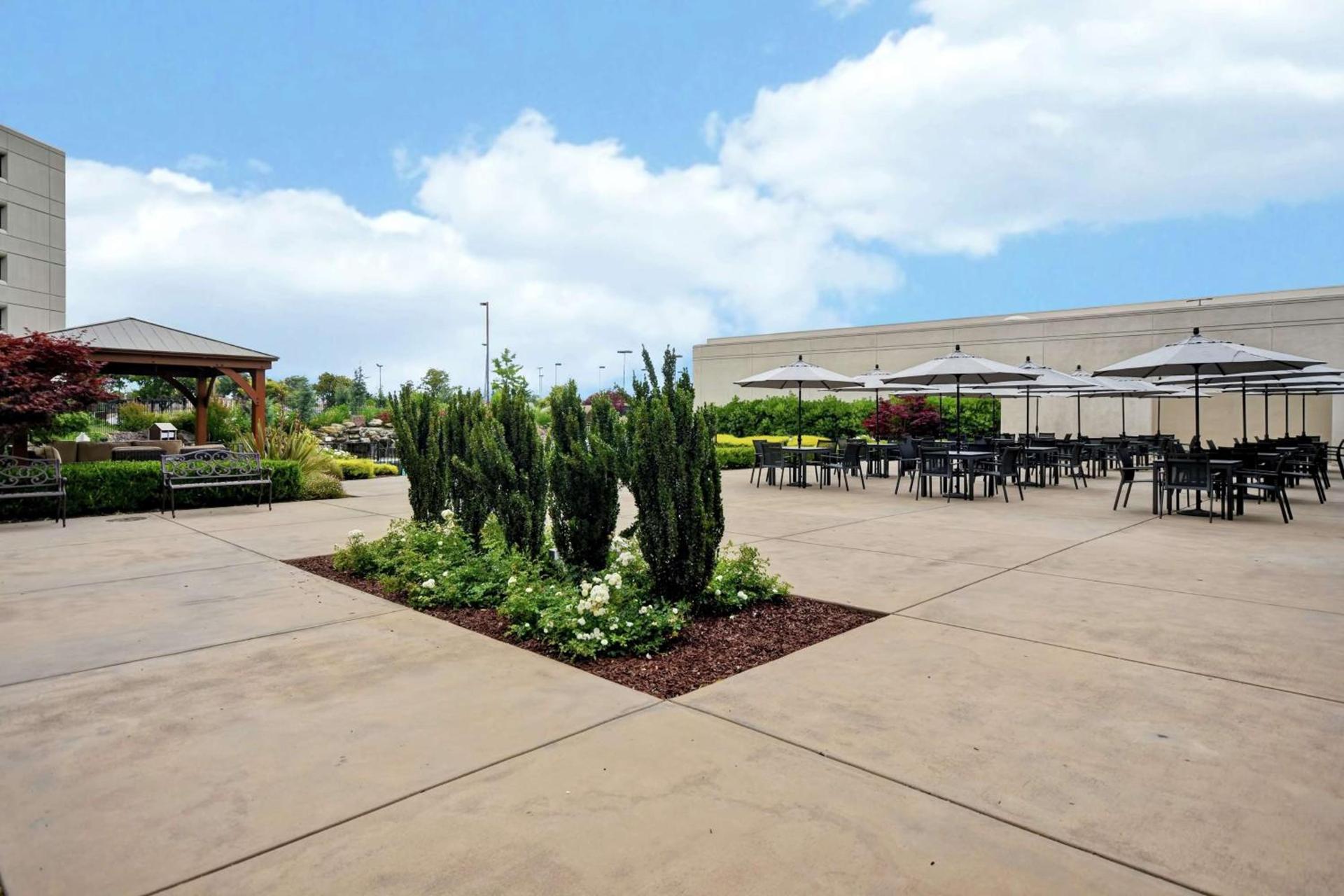 DoubleTree by Hilton Pleasanton at The Club photo 11