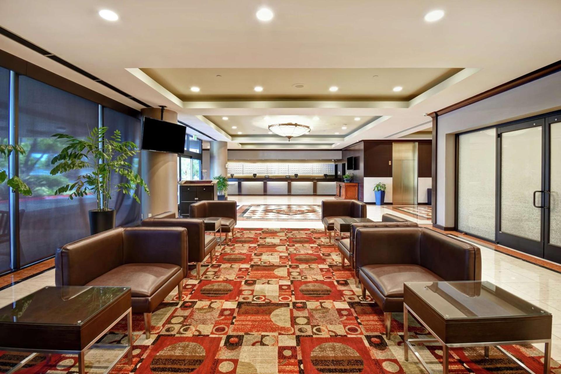 DoubleTree by Hilton Pleasanton at The Club photo 16