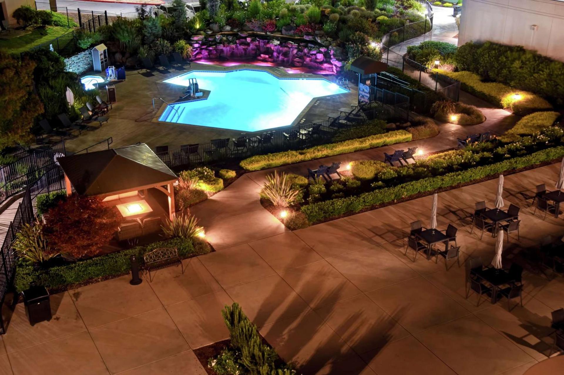 DoubleTree by Hilton Pleasanton at The Club photo 18