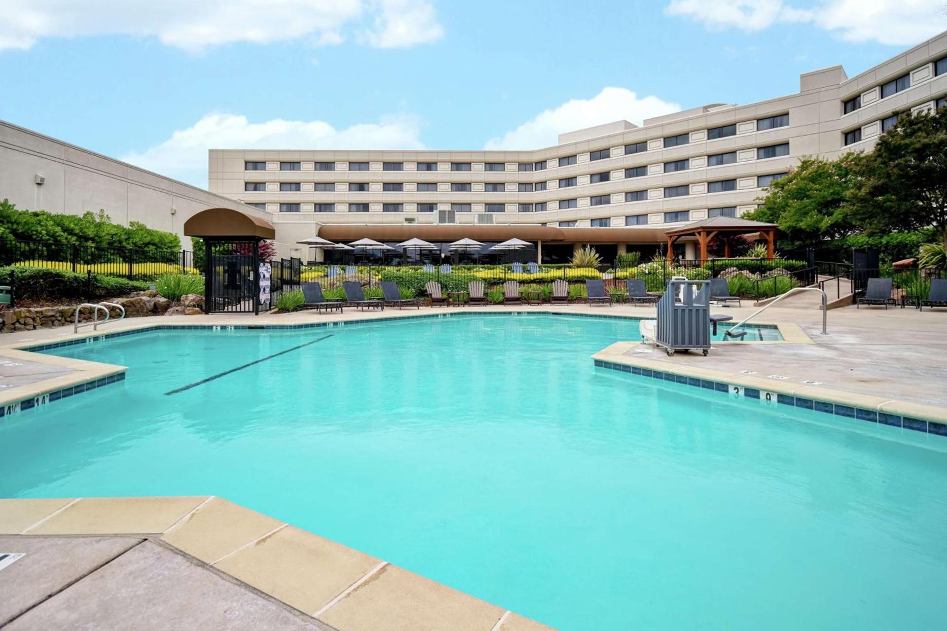 DoubleTree by Hilton Pleasanton at The Club photo 20