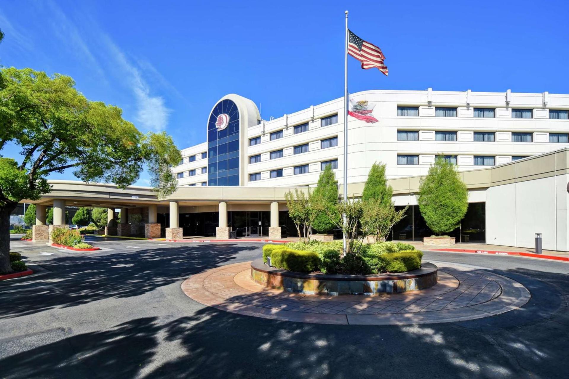 DoubleTree by Hilton Pleasanton at The Club photo 12
