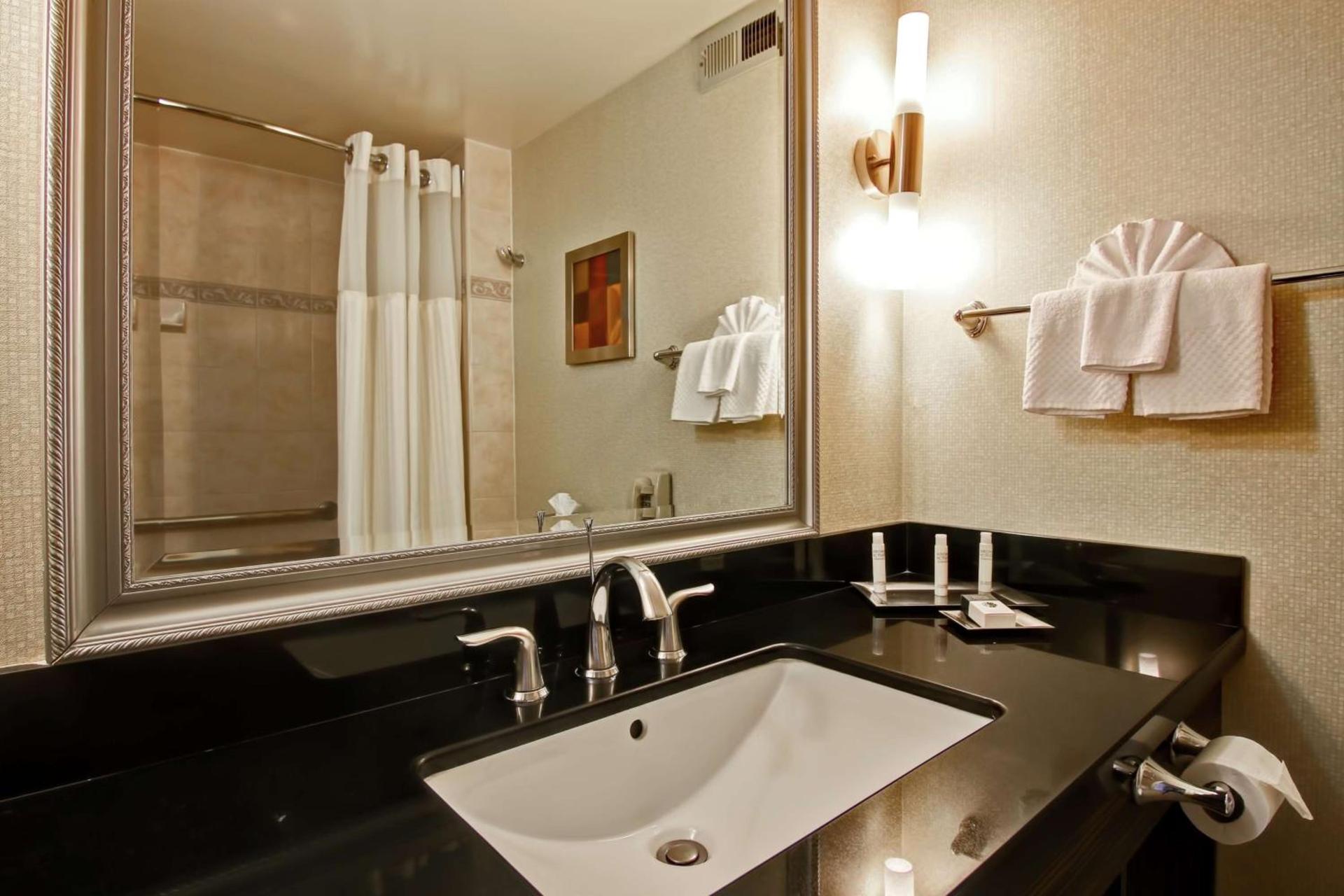 DoubleTree by Hilton Pleasanton at The Club photo 39