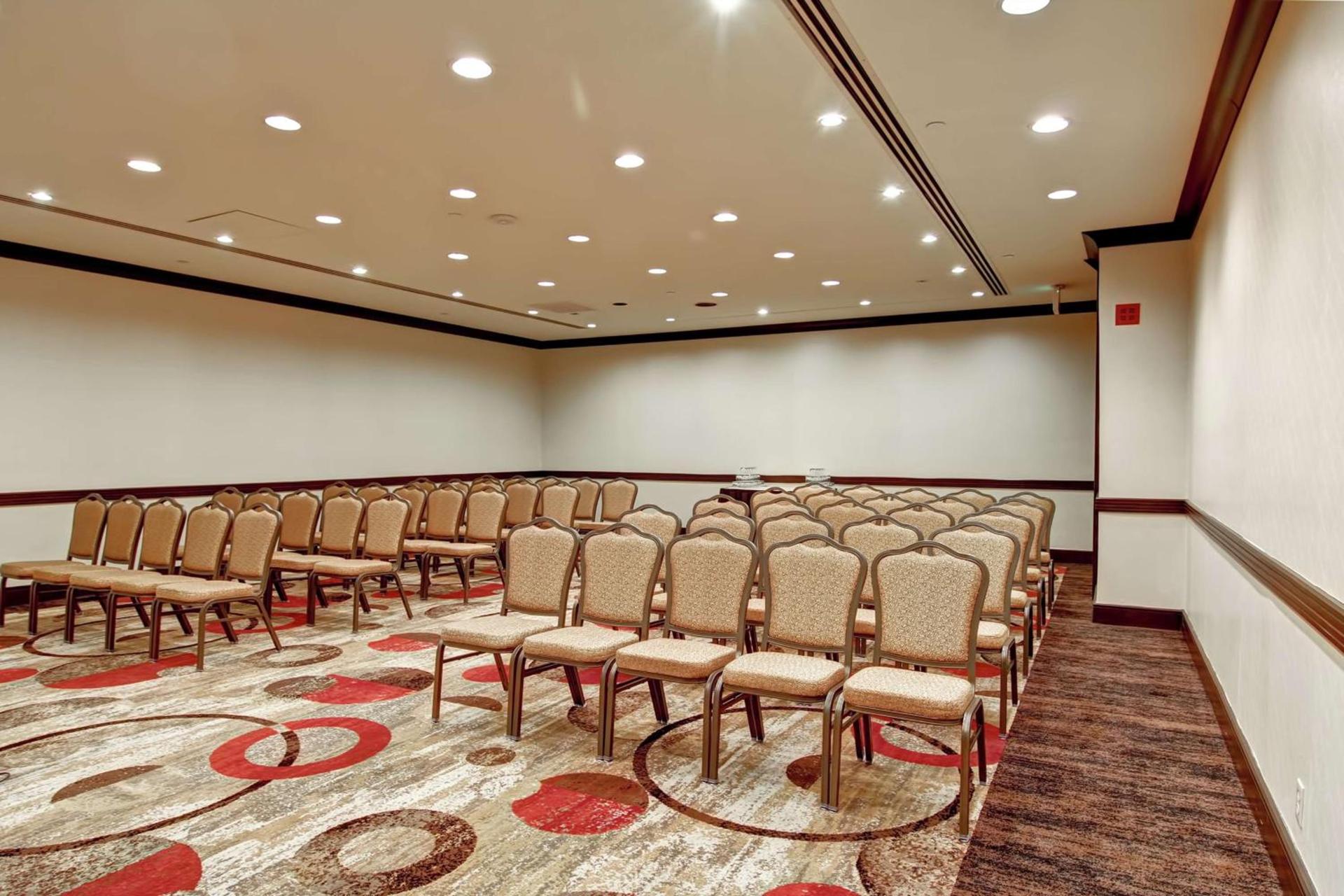 DoubleTree by Hilton Pleasanton at The Club photo 57