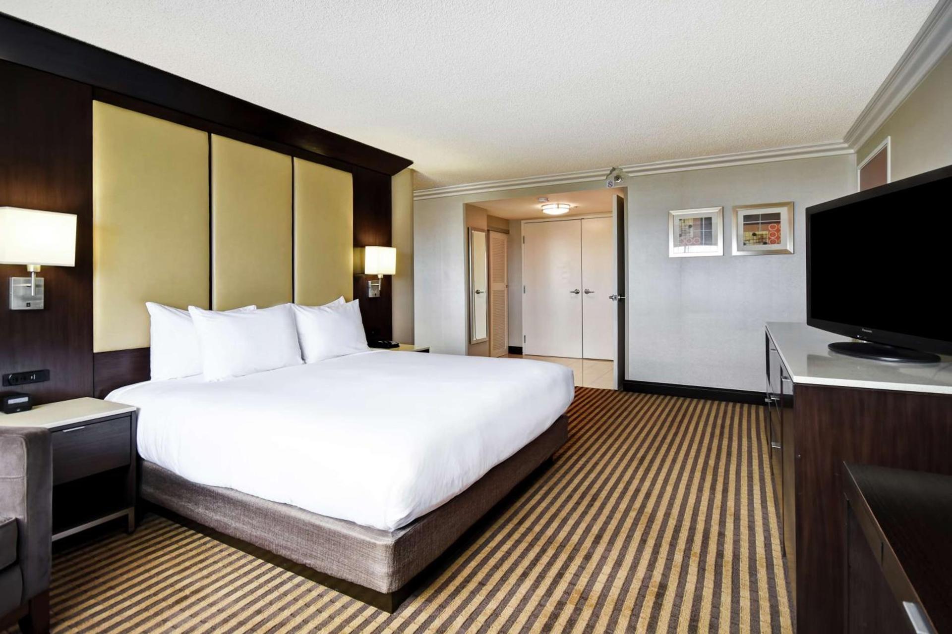 DoubleTree by Hilton Pleasanton at The Club photo 63