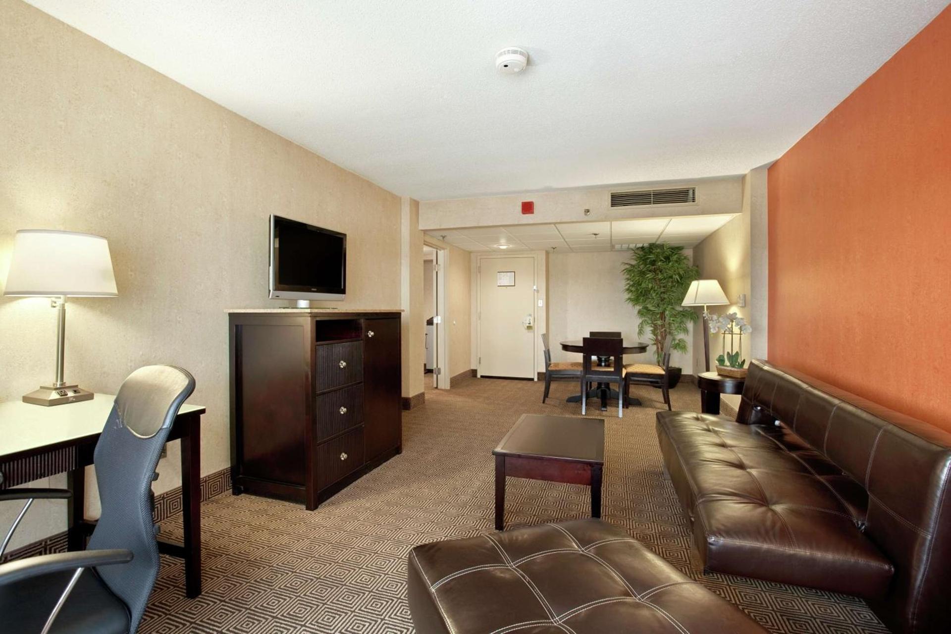 DoubleTree by Hilton Springfield photo 14