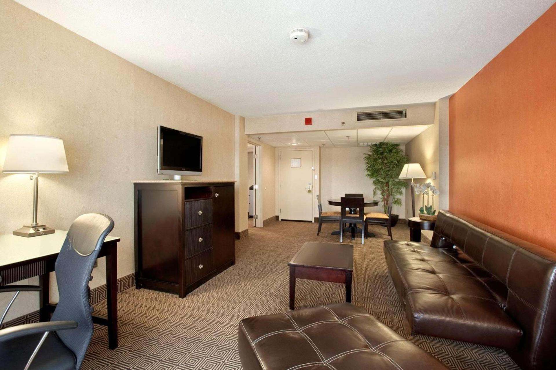 DoubleTree by Hilton Springfield photo 18