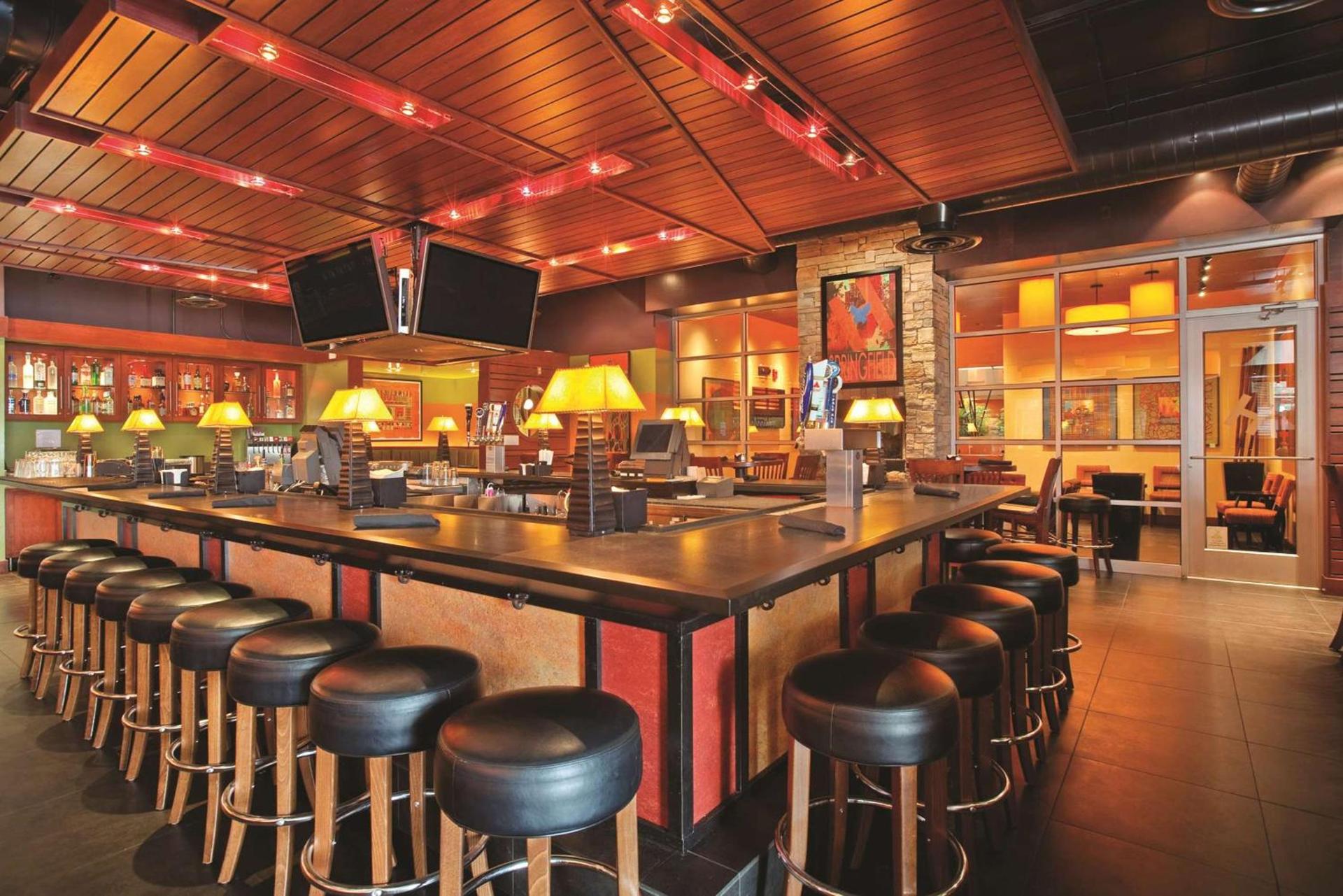 DoubleTree by Hilton Springfield photo 30