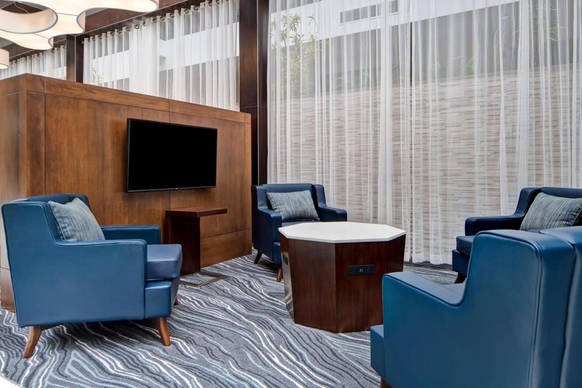 Embassy Suites Syracuse photo 16