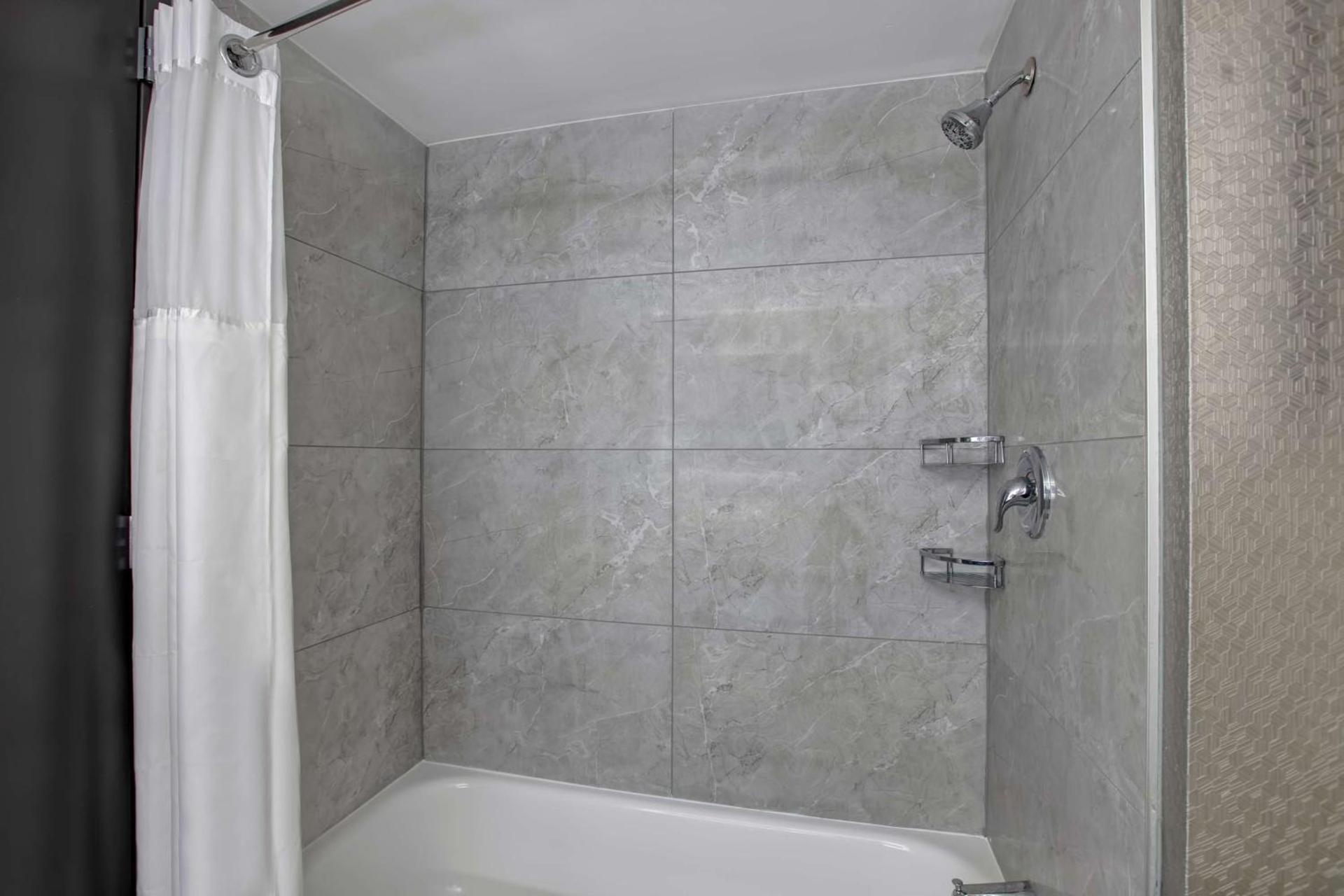 Embassy Suites Syracuse photo 35