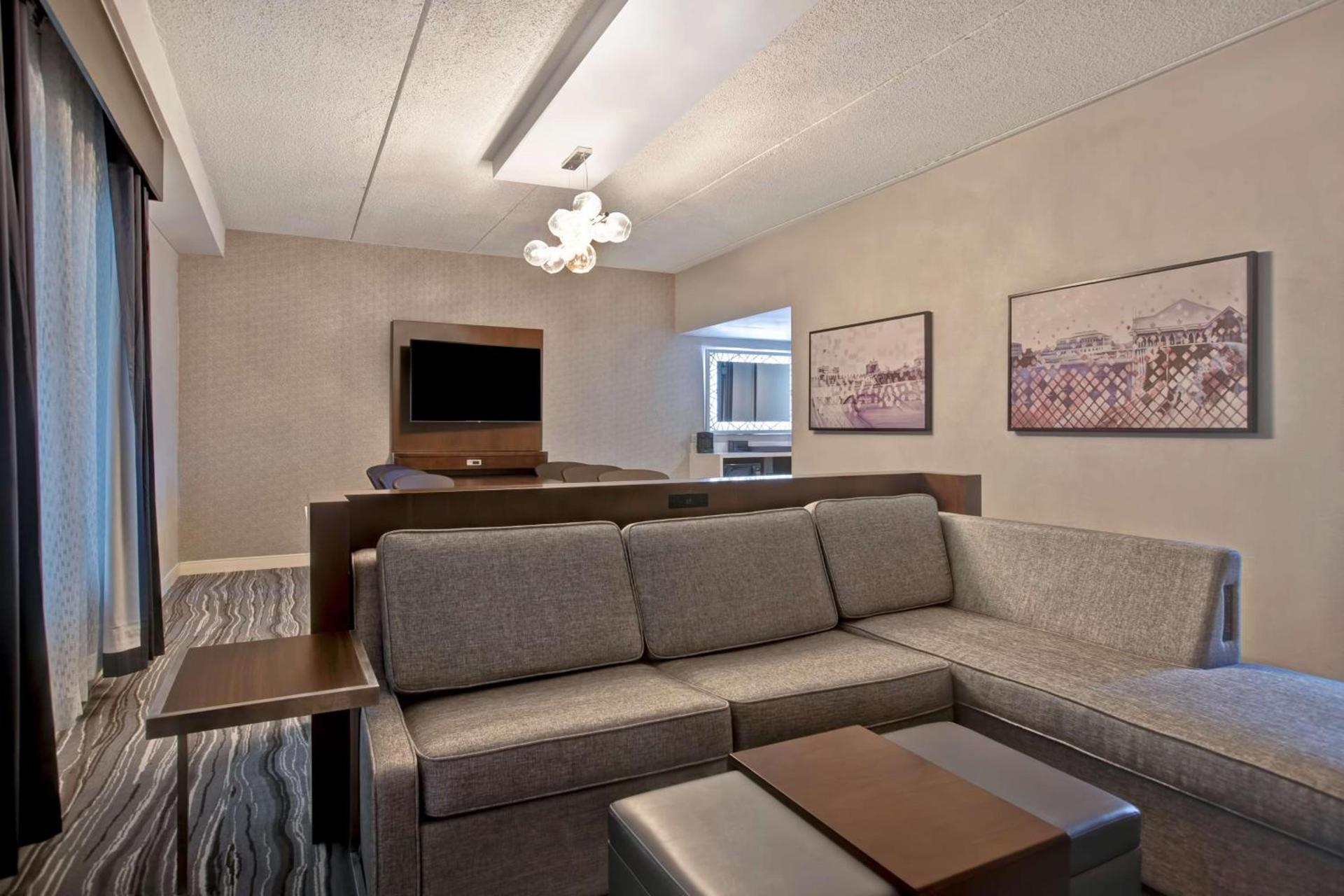 Embassy Suites Syracuse photo 45