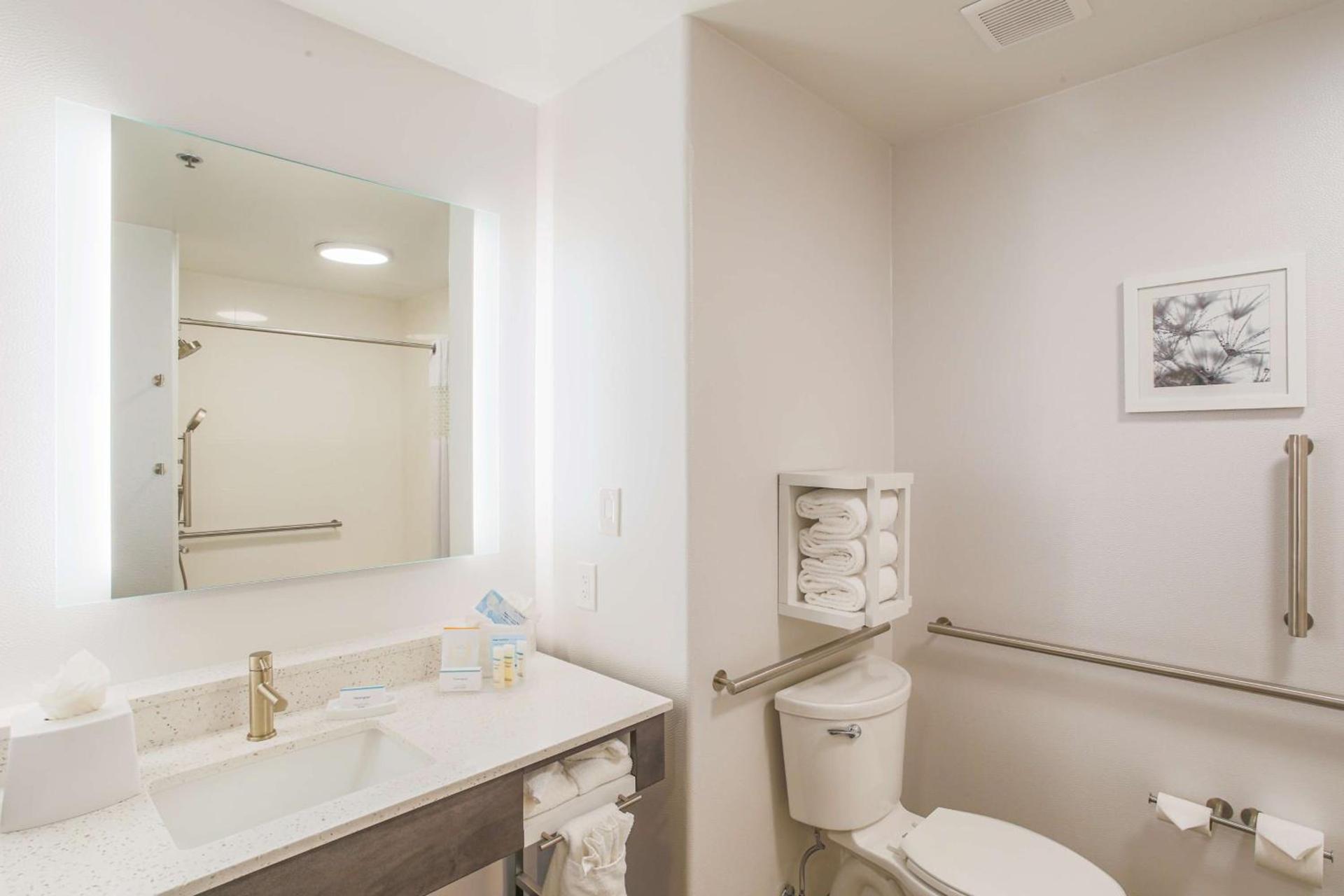 Hampton Inn Prescott photo 30