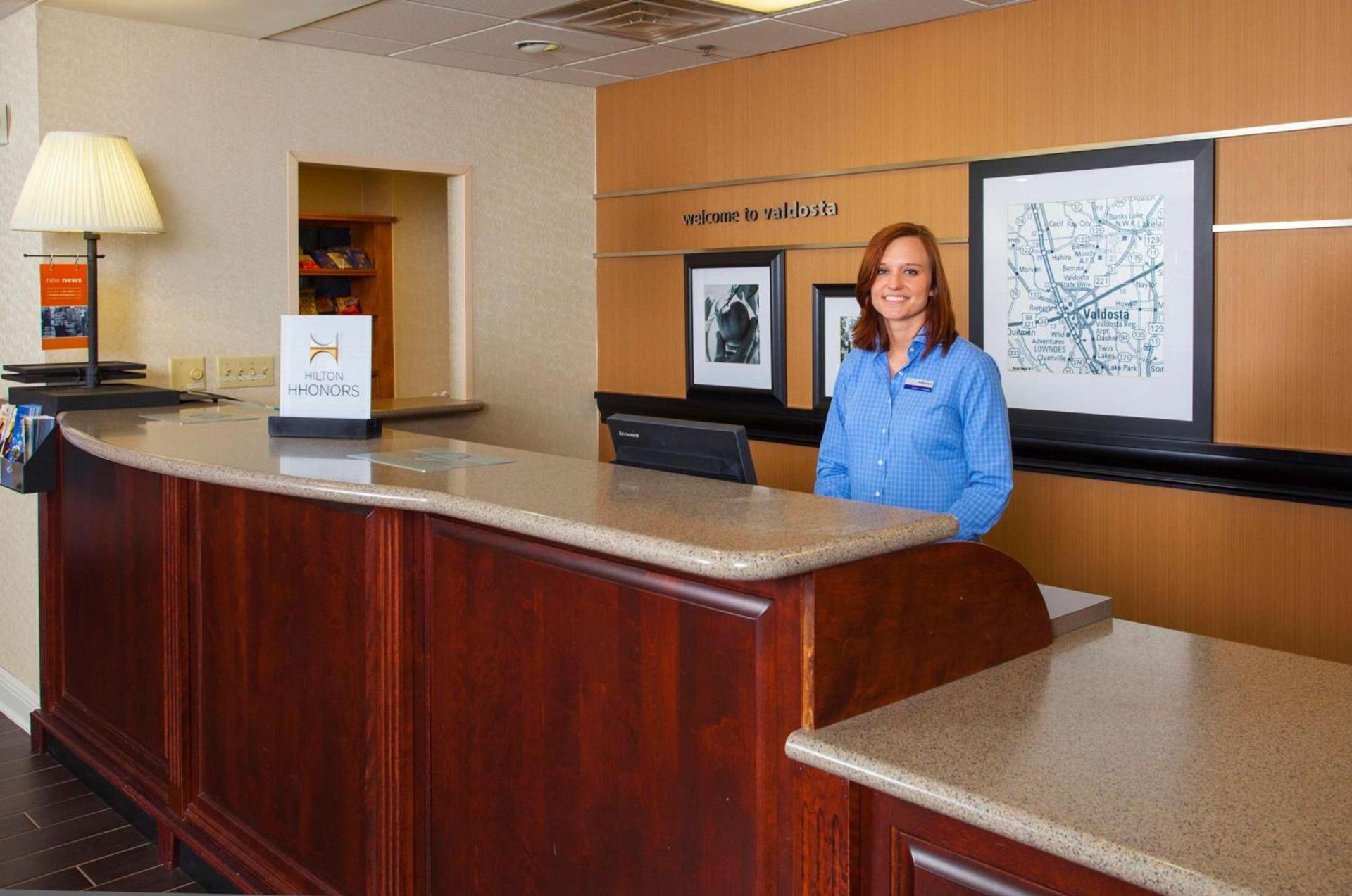 Hampton Inn & Suites Valdosta/Conference Center photo 9
