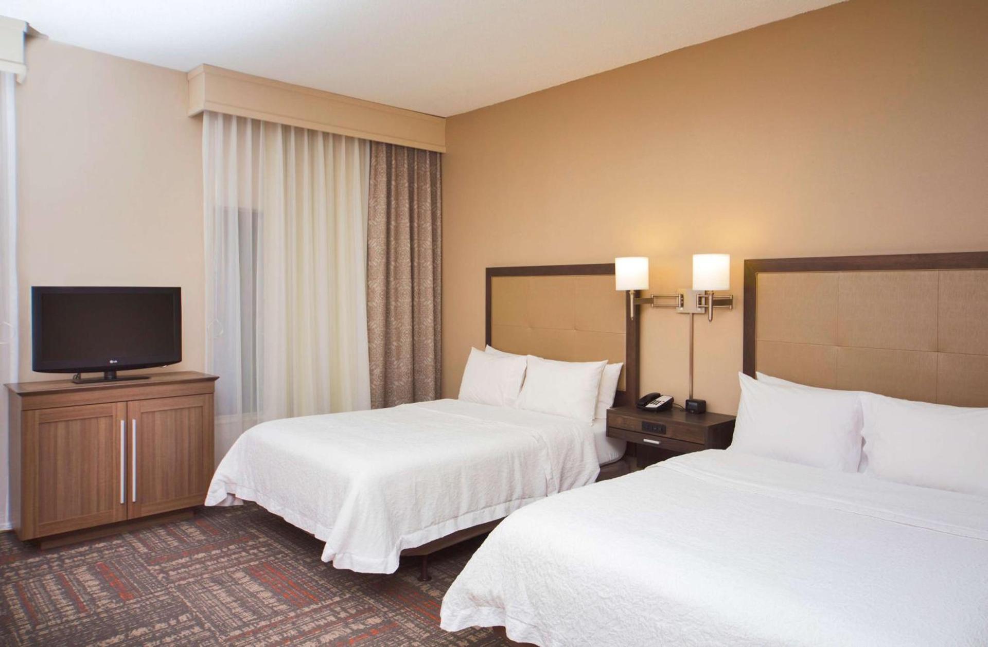 Hampton Inn & Suites Valdosta/Conference Center photo 3