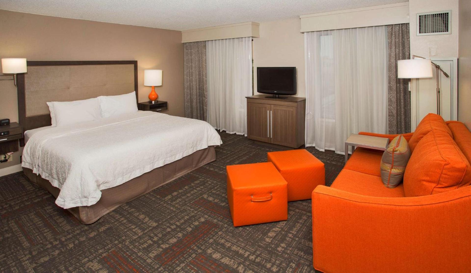 Hampton Inn & Suites Valdosta/Conference Center photo 14