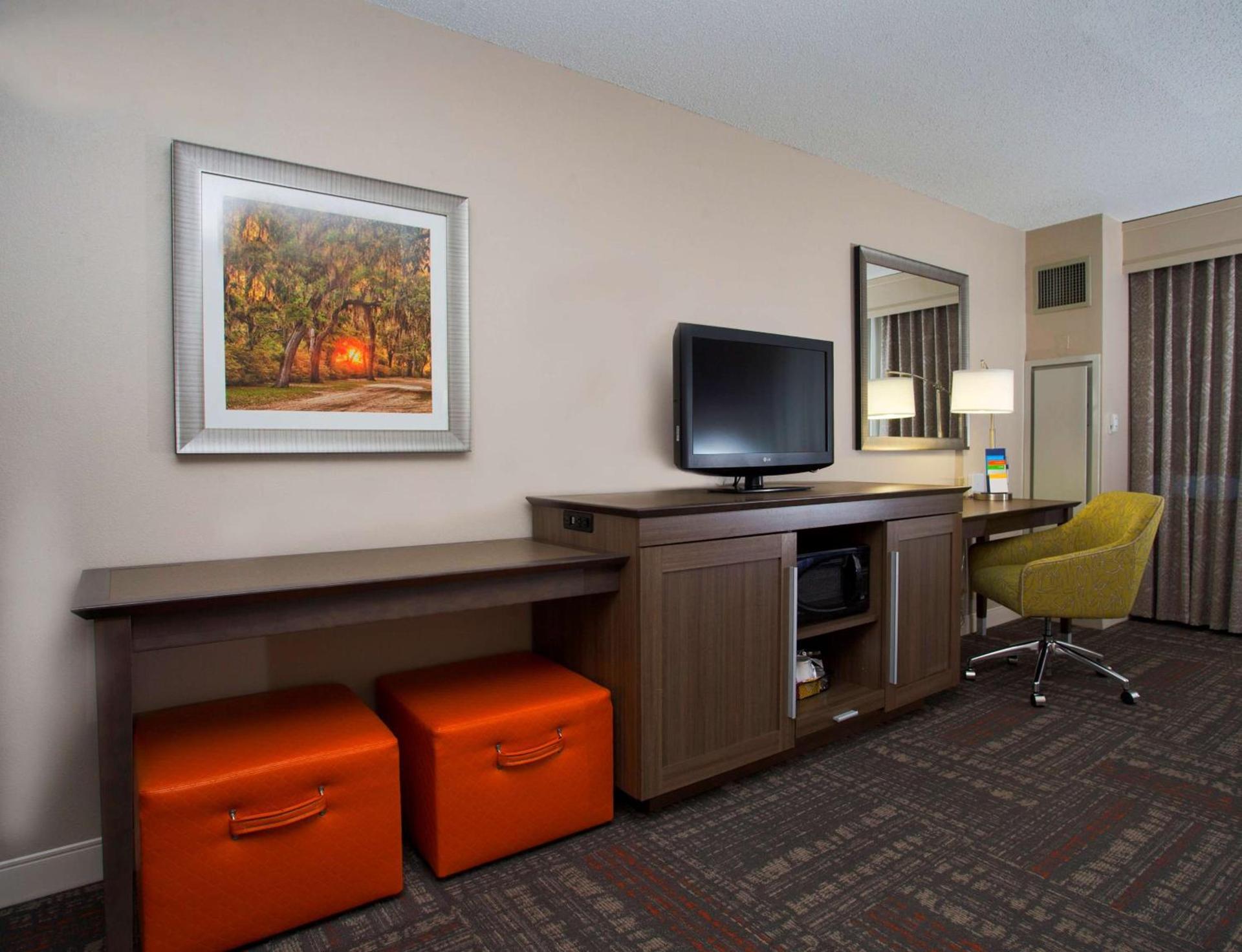 Hampton Inn & Suites Valdosta/Conference Center photo 15