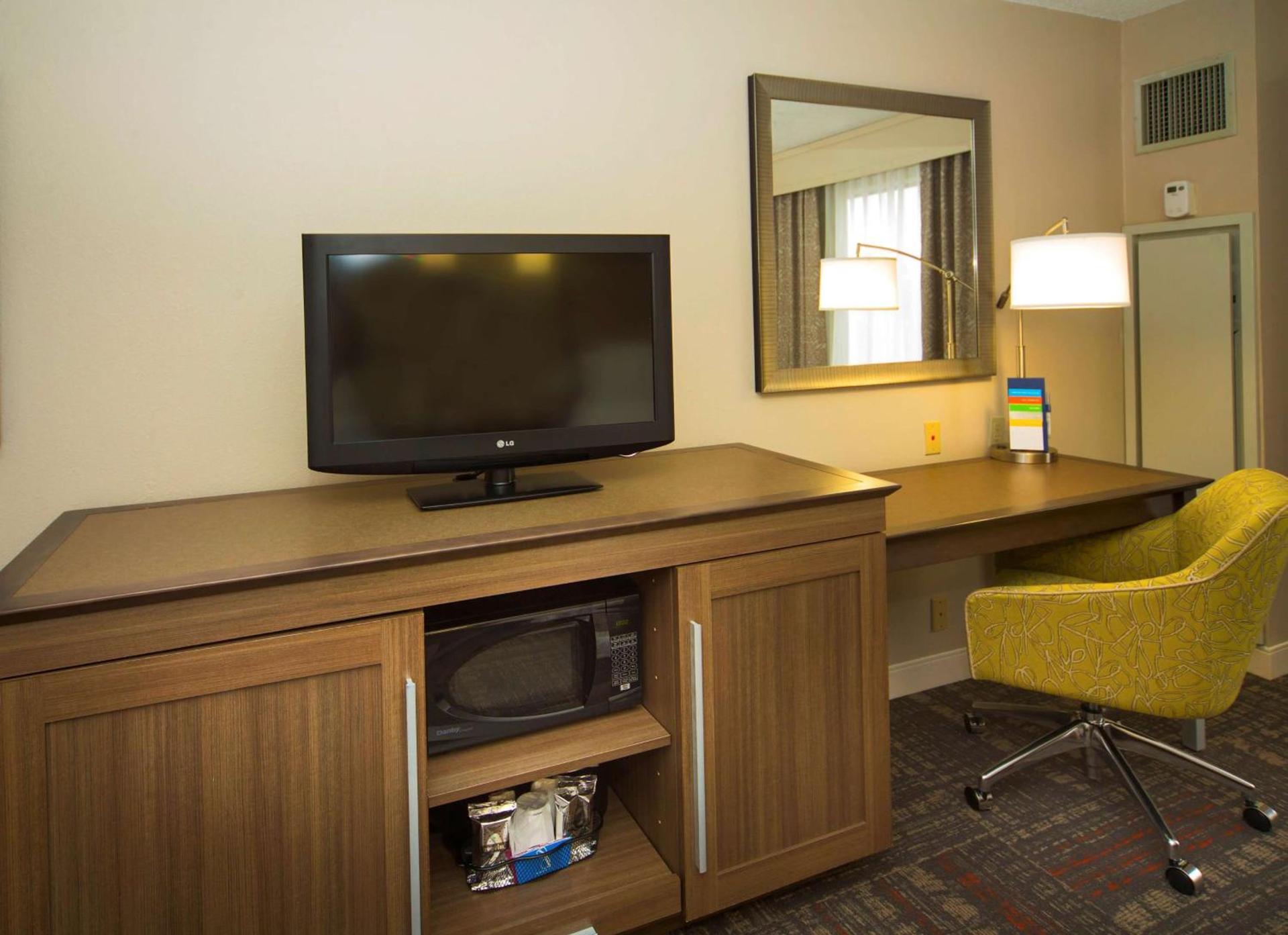 Hampton Inn & Suites Valdosta/Conference Center photo 26