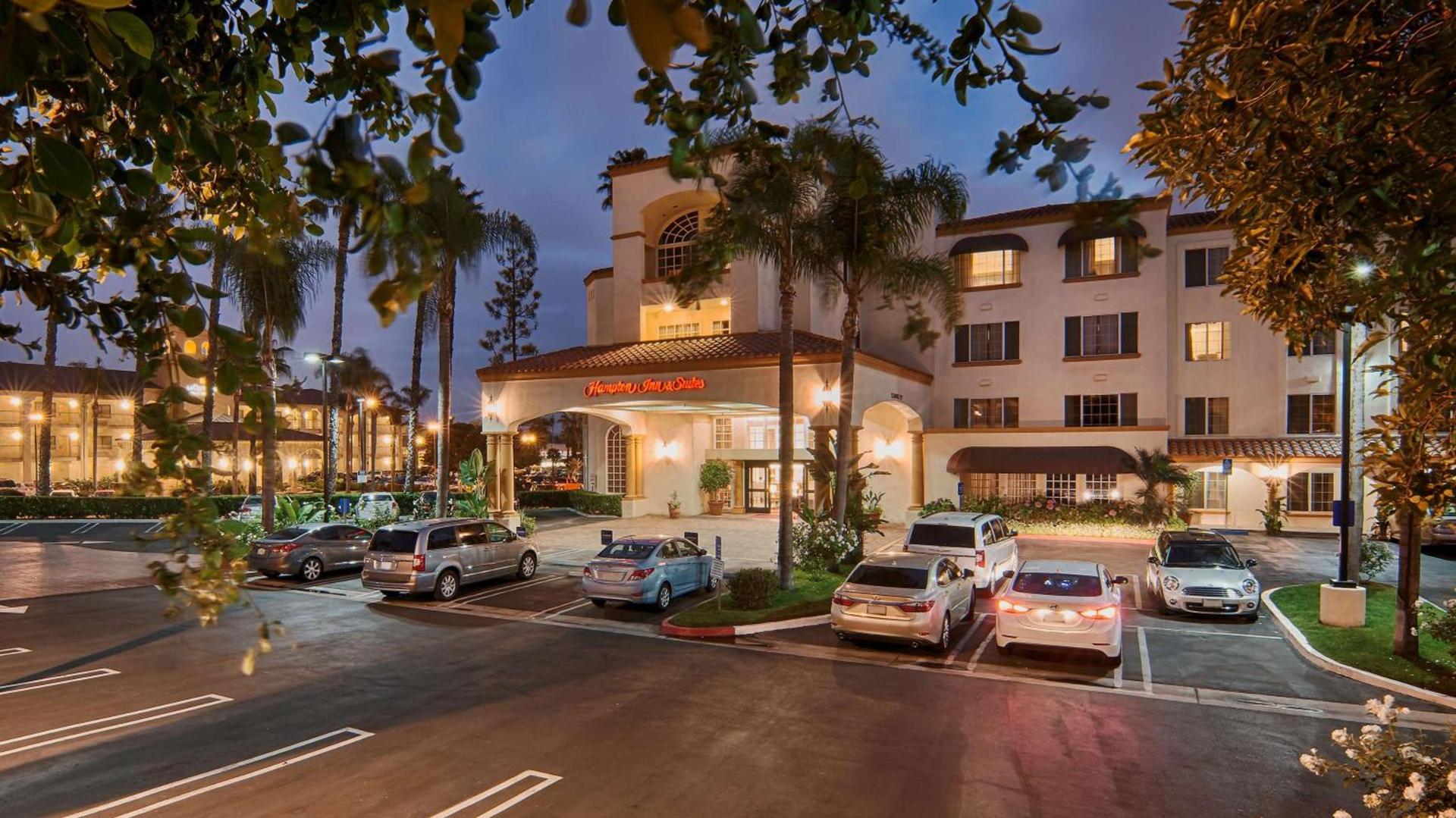 Hampton Inn & Suites Santa Ana/Orange County Airport — hotel in Santa Ana