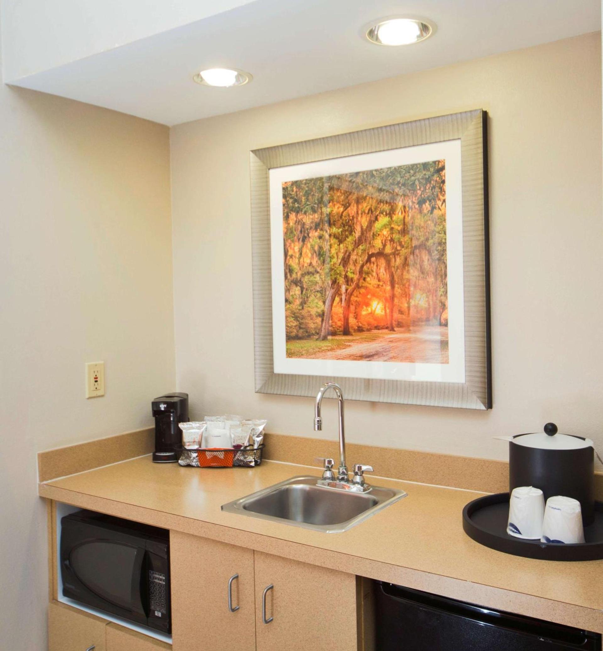 Hampton Inn & Suites Valdosta/Conference Center photo 33