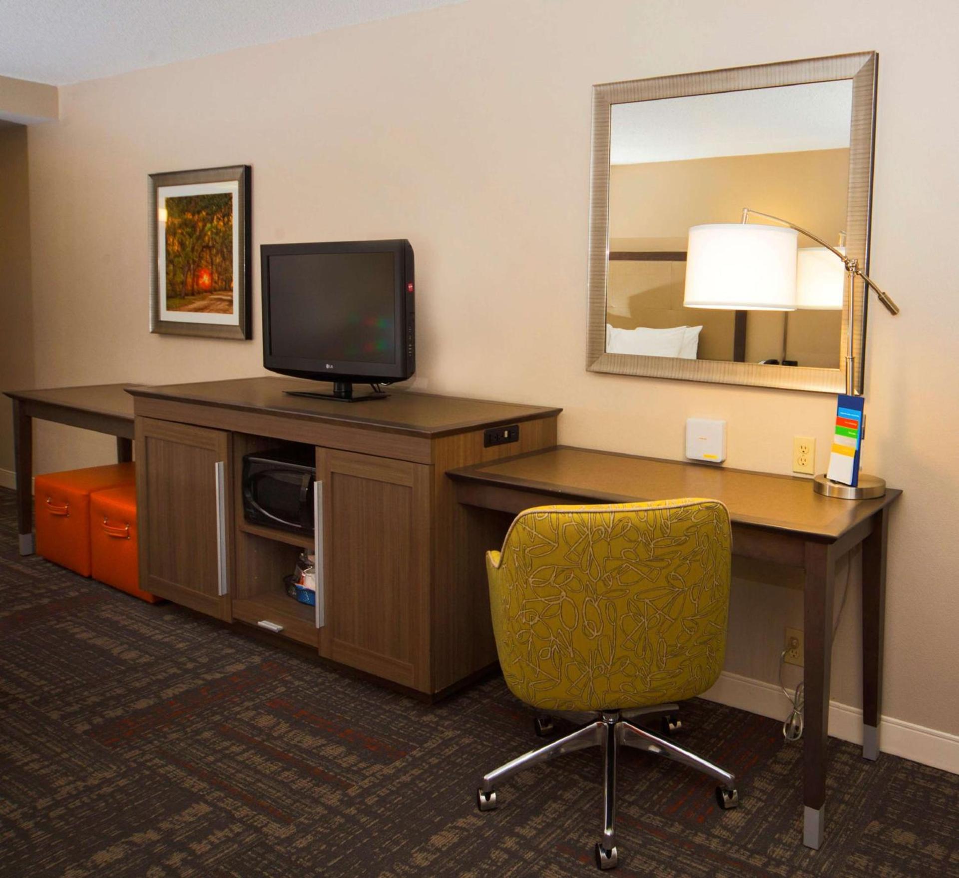 Hampton Inn & Suites Valdosta/Conference Center photo 40
