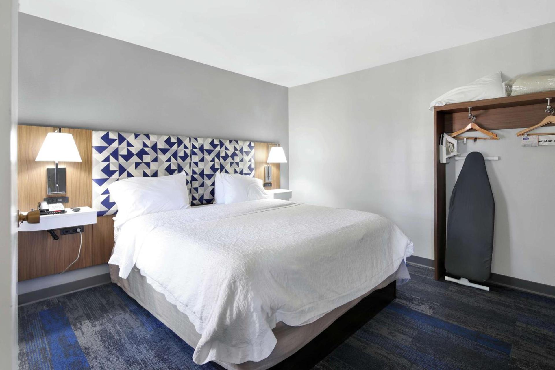 Hampton Inn & Suites Santa Ana/Orange County Airport photo 6