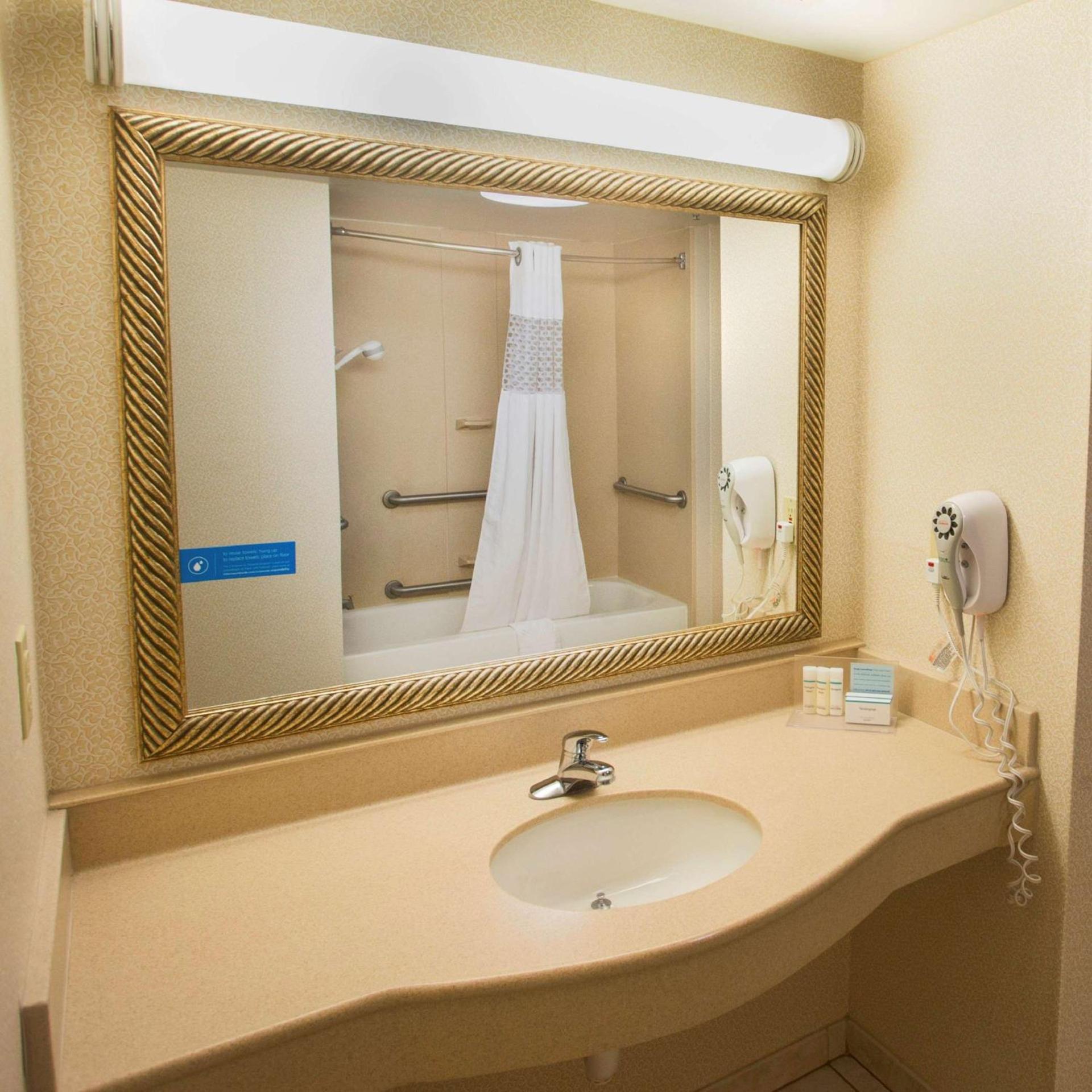 Hampton Inn & Suites Valdosta/Conference Center photo 46