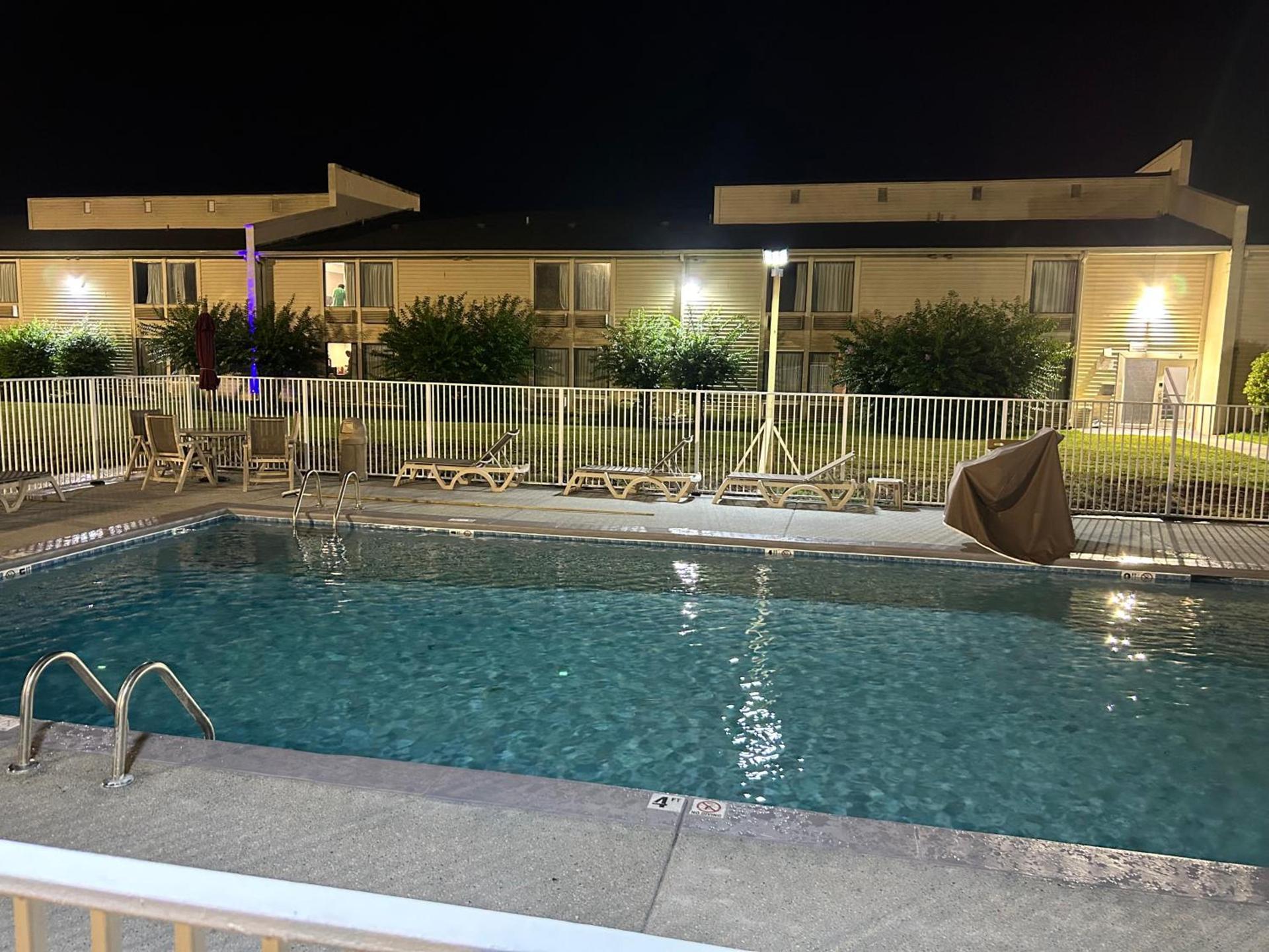 Motel 6-Greensboro, NC - Airport photo 57