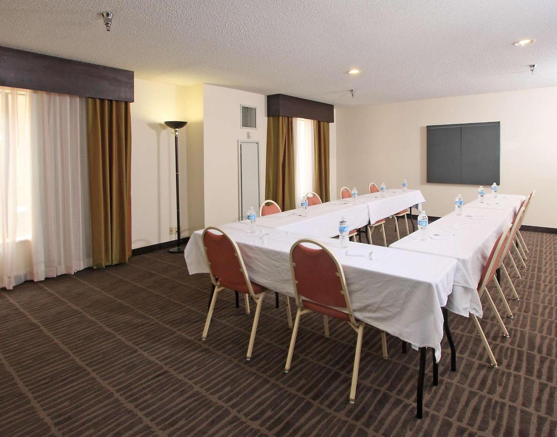 Hampton Inn & Suites Valdosta/Conference Center photo 56