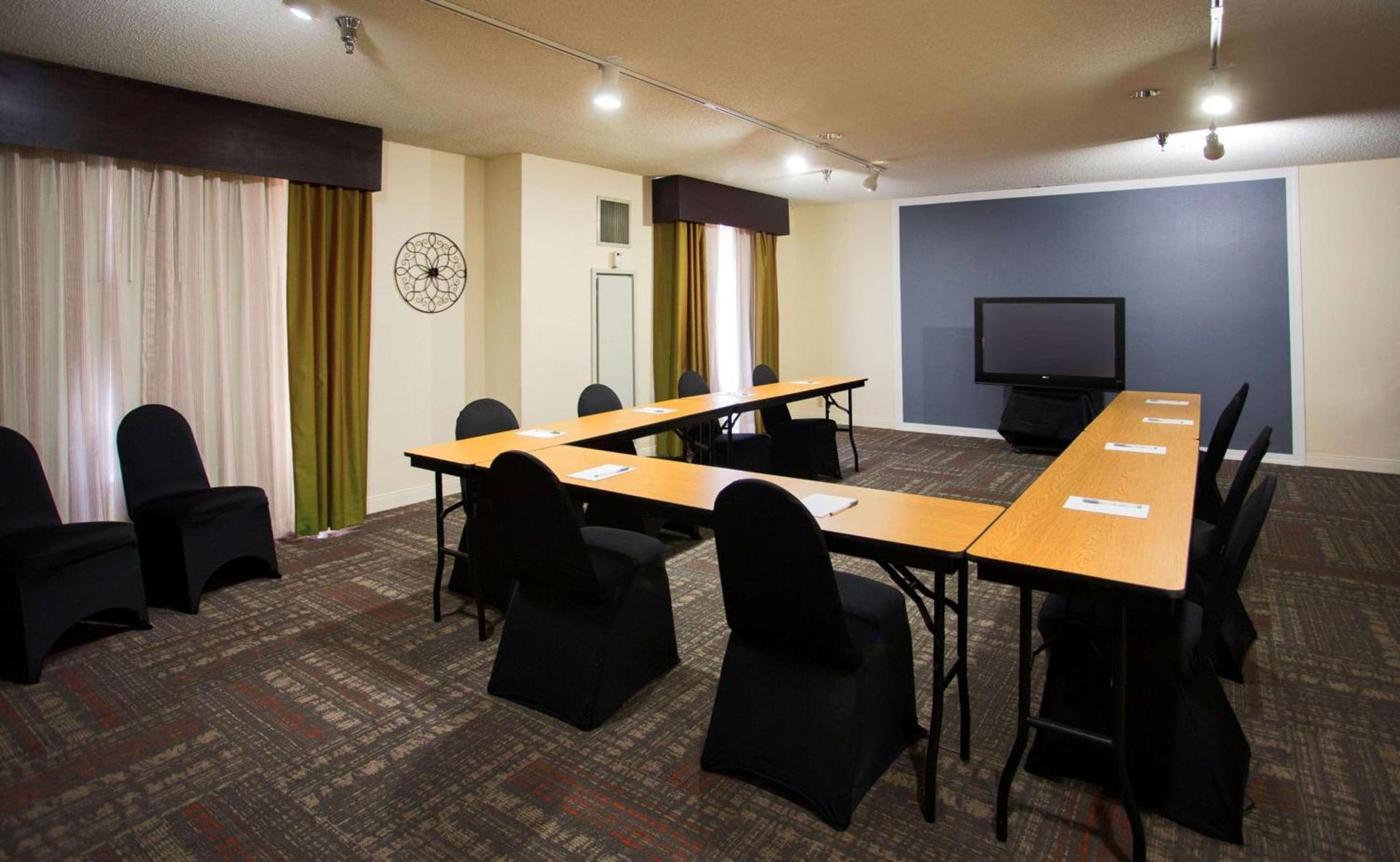 Hampton Inn & Suites Valdosta/Conference Center photo 55