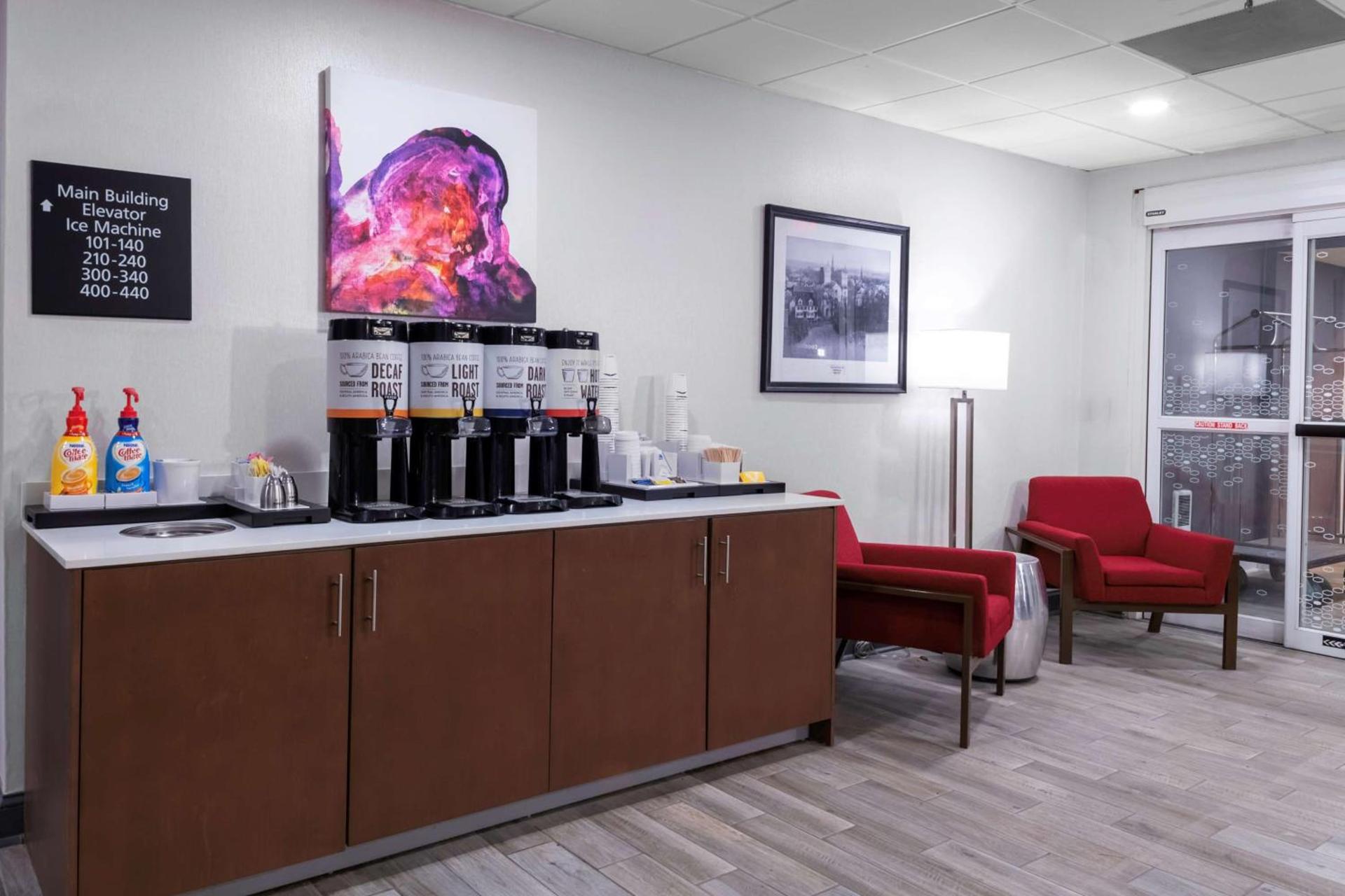 Hampton Inn by Hilton Concord/Bow photo 4
