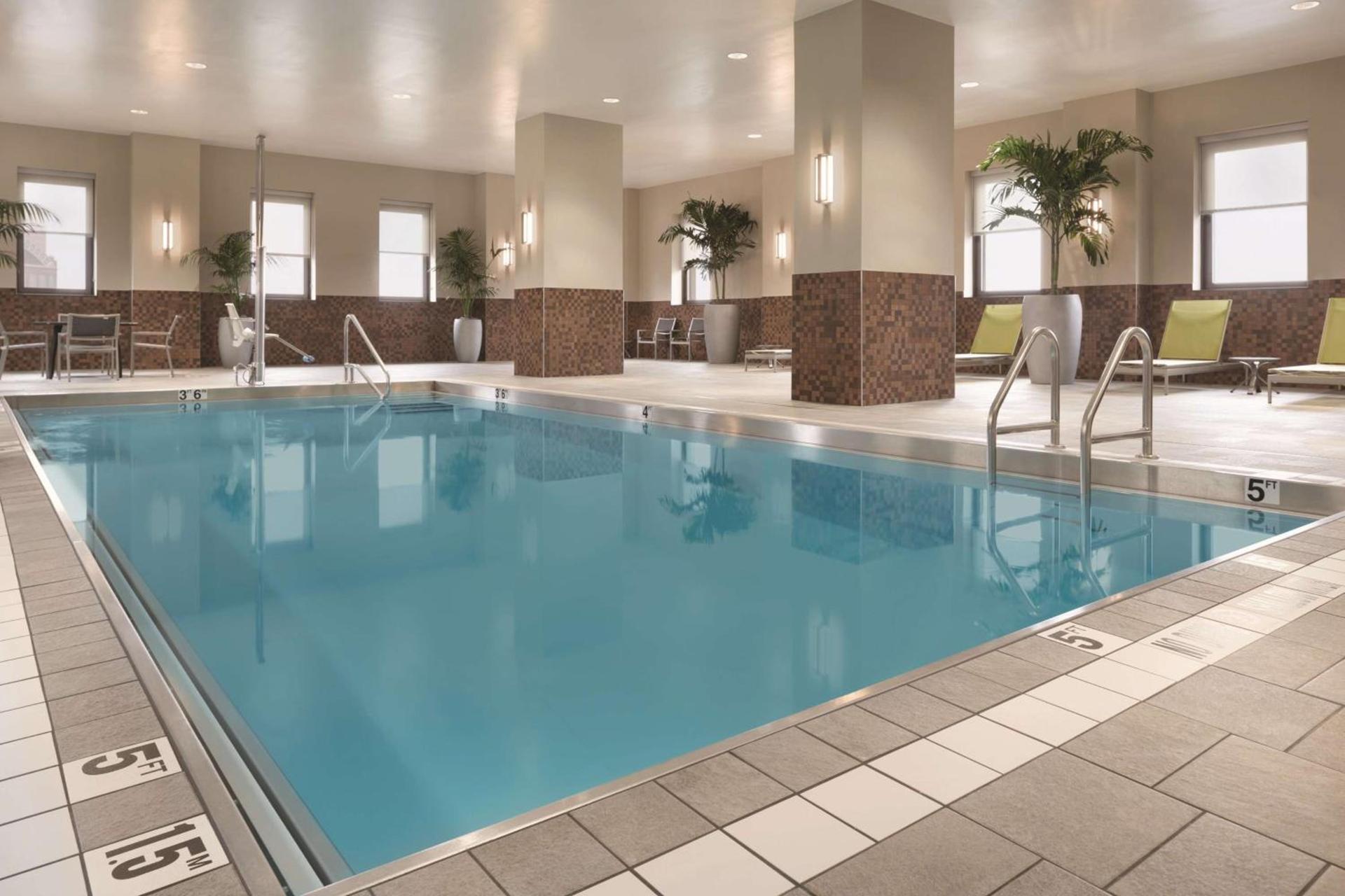 Embassy Suites Pittsburgh Downtown photo 10