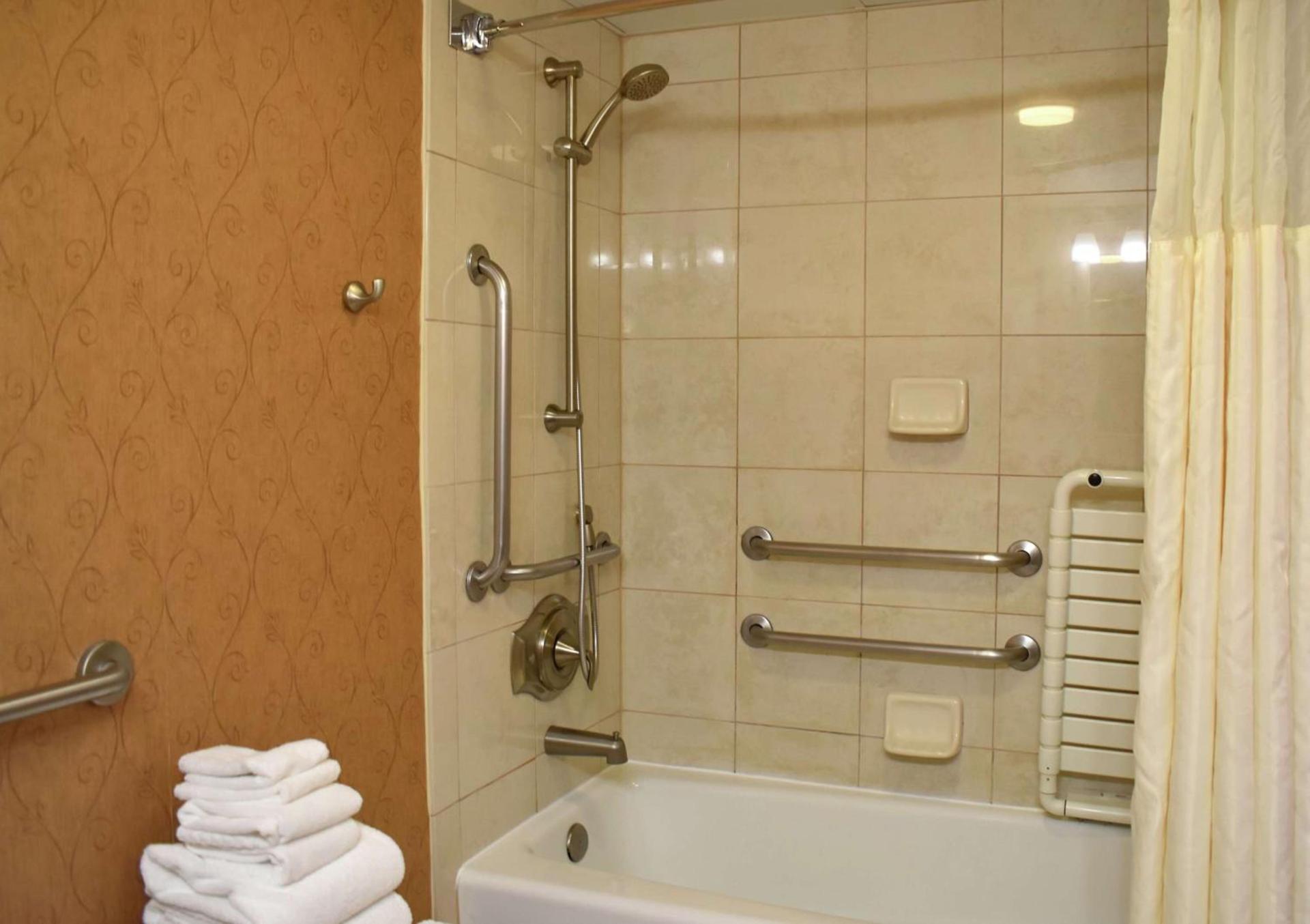 DoubleTree by Hilton Biltmore/Asheville photo 28