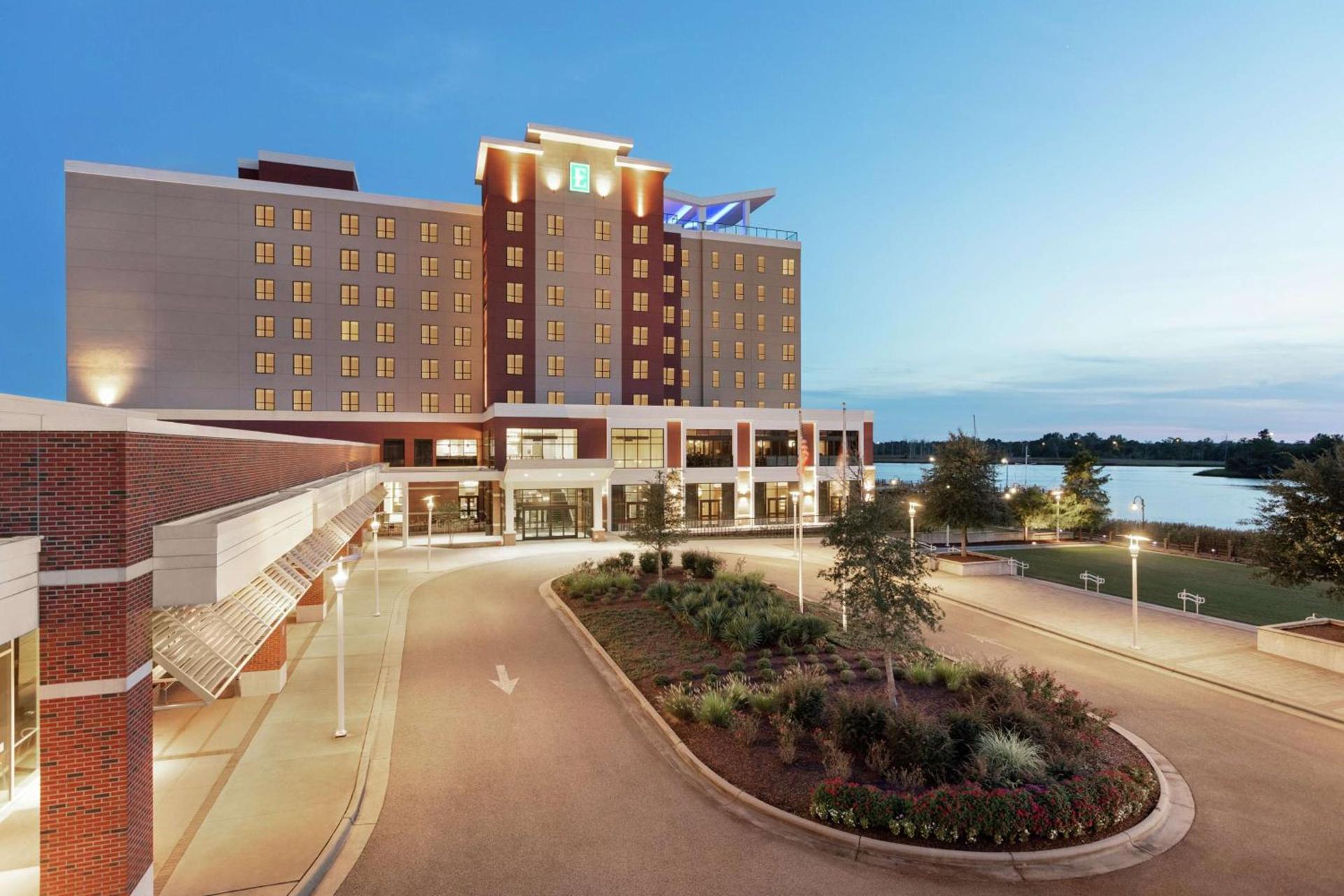 Embassy Suites By Hilton Wilmington Riverfront photo 3