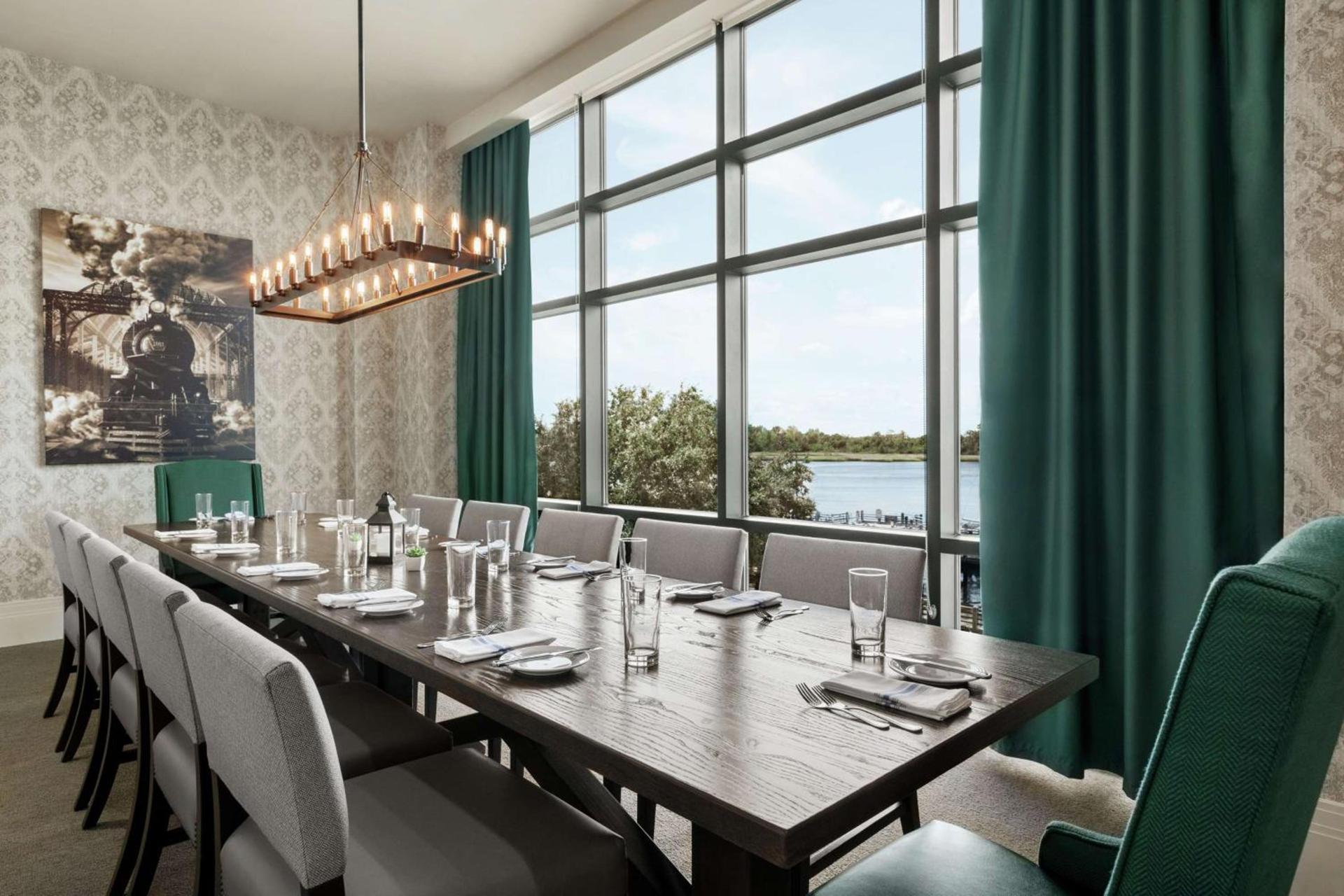 Embassy Suites By Hilton Wilmington Riverfront photo 13