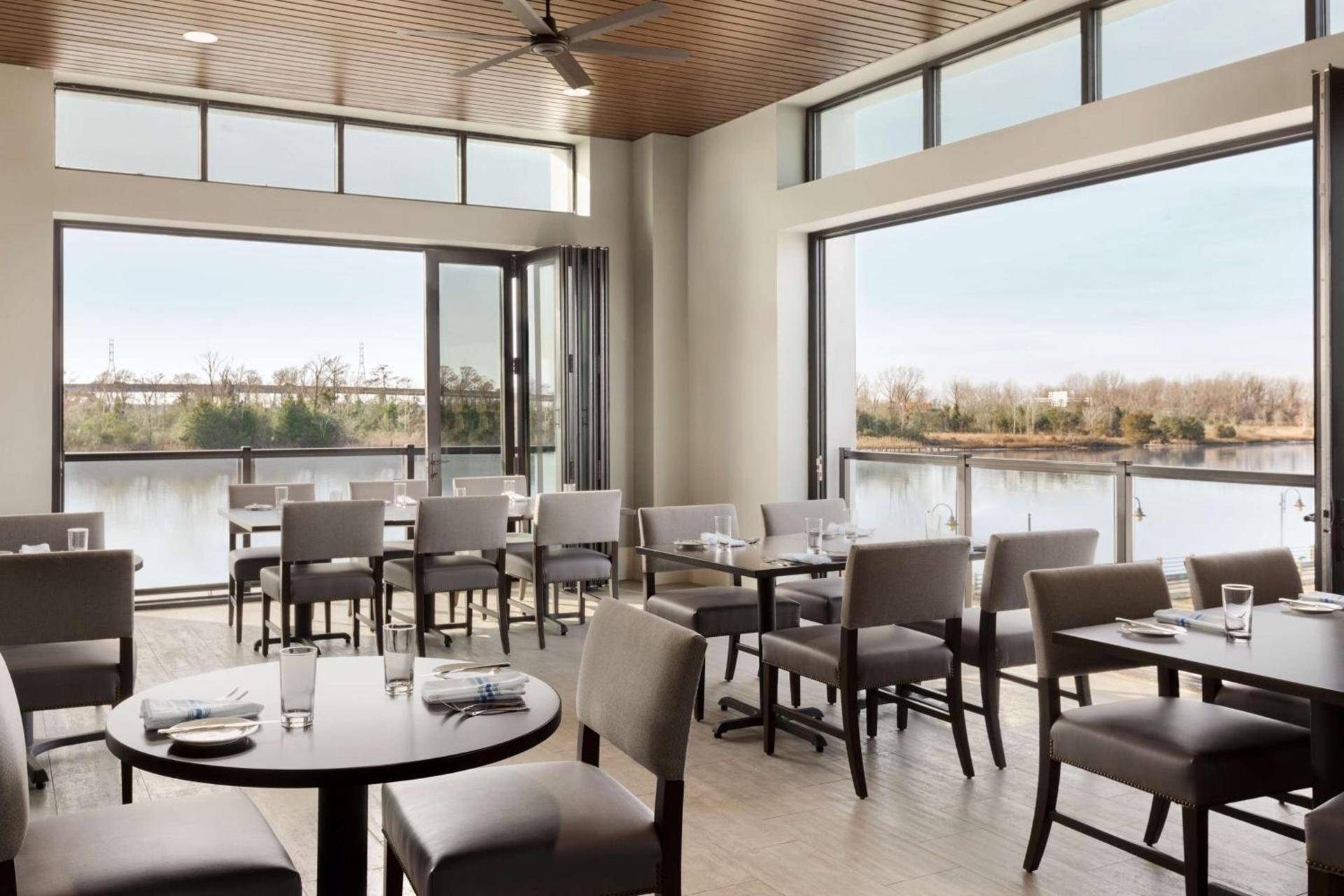 Embassy Suites By Hilton Wilmington Riverfront photo 16